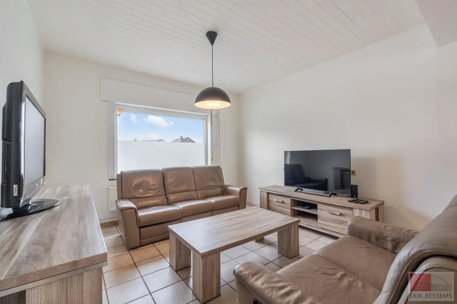 Charmante op te frissen woning met veel potentieel, met een woonoppervlakte van 169 m² foto 4