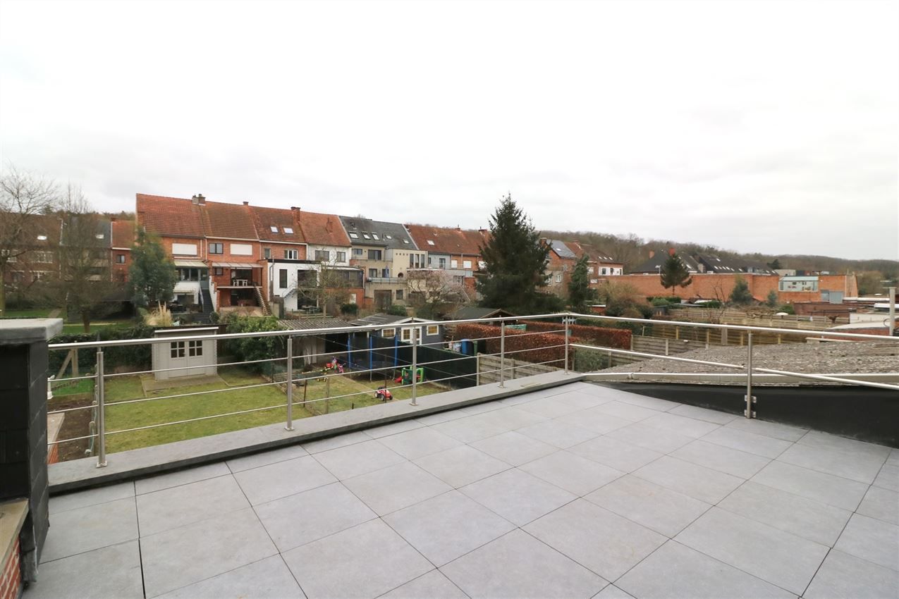 Duplex, 2 slpk. groot terras,n staanplaats, nabij station  foto 14