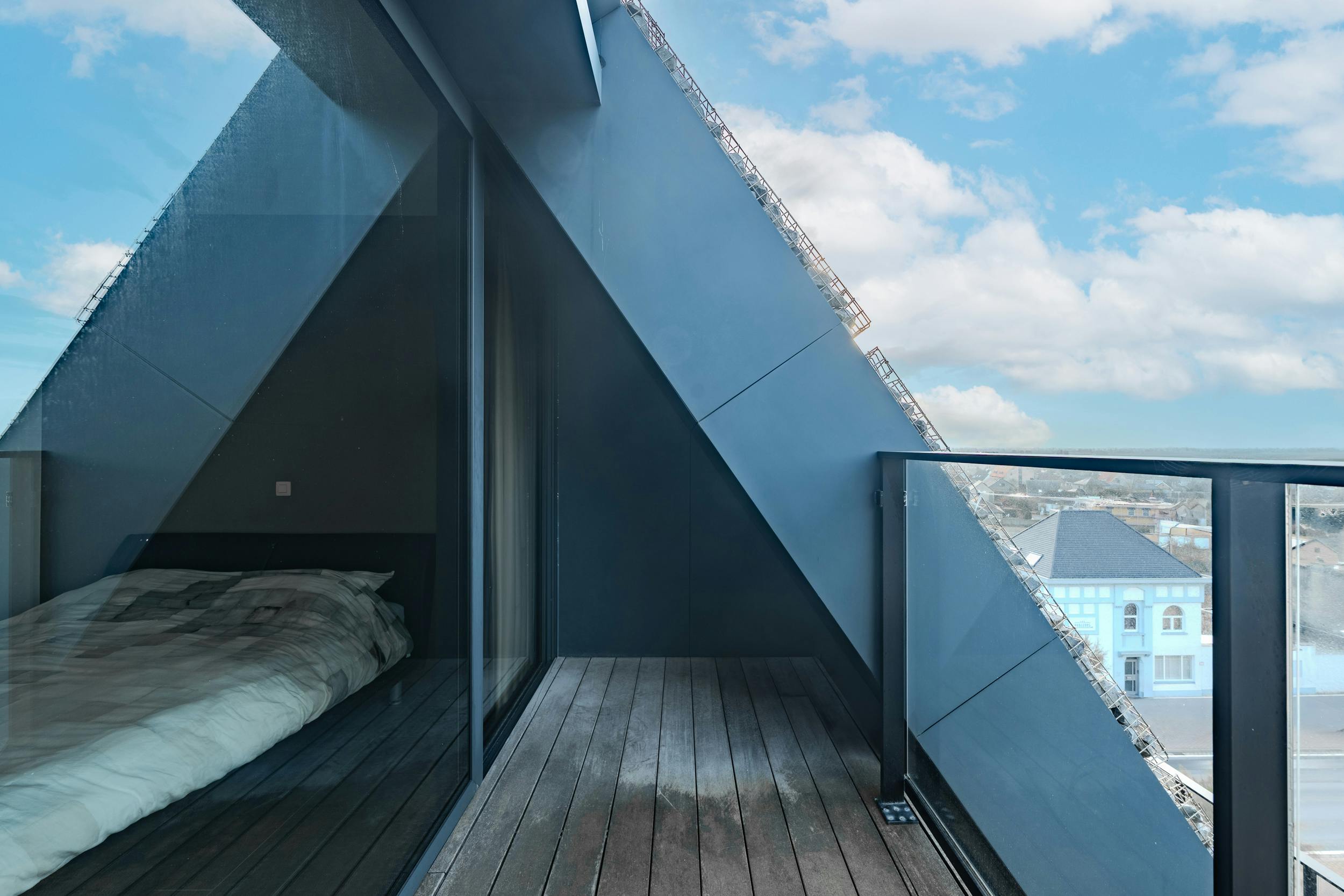 Recent twee slaapkamer appartement op absolute topligging! foto 16