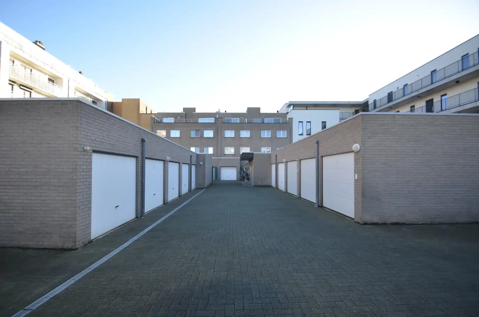 Vlot inrijdbare garagebox op het gelijkvloers foto 3