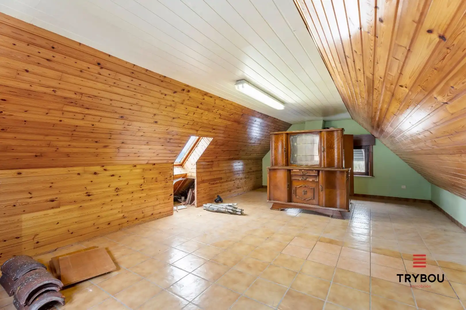 Ruime woning op ruim perceel grond in Centrum Houthulst foto 11