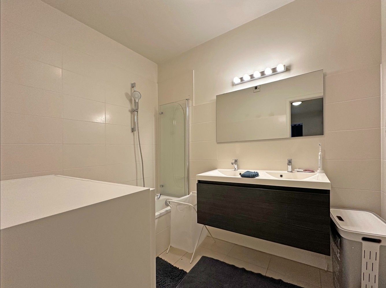 Mooi, recent appartement met twee slaapkamers op centrale locatie te Wommelgem foto 11