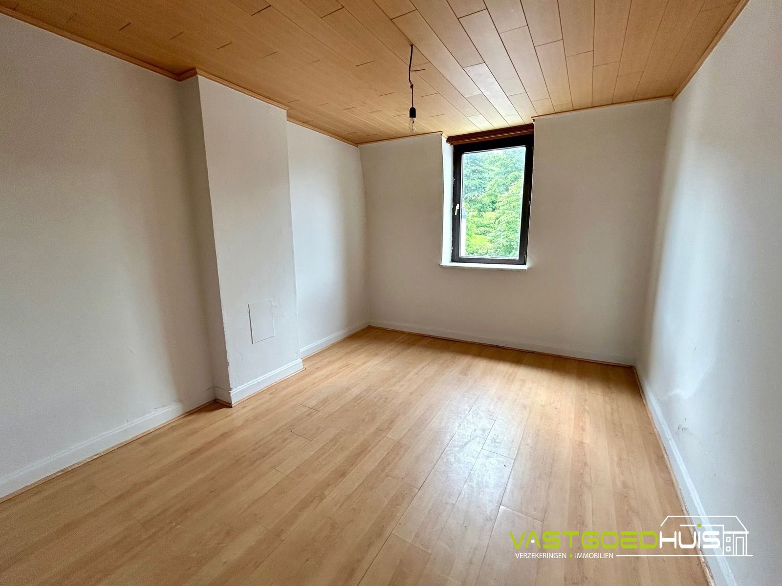 Vernieuwde stadswoning met 3 slaapkamers foto 19