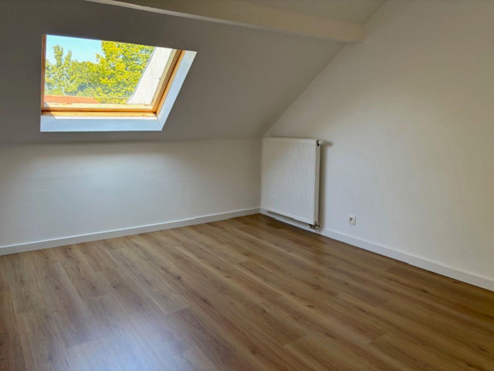 Volledig gerenoveerde woning aan het water te Tienen foto 9