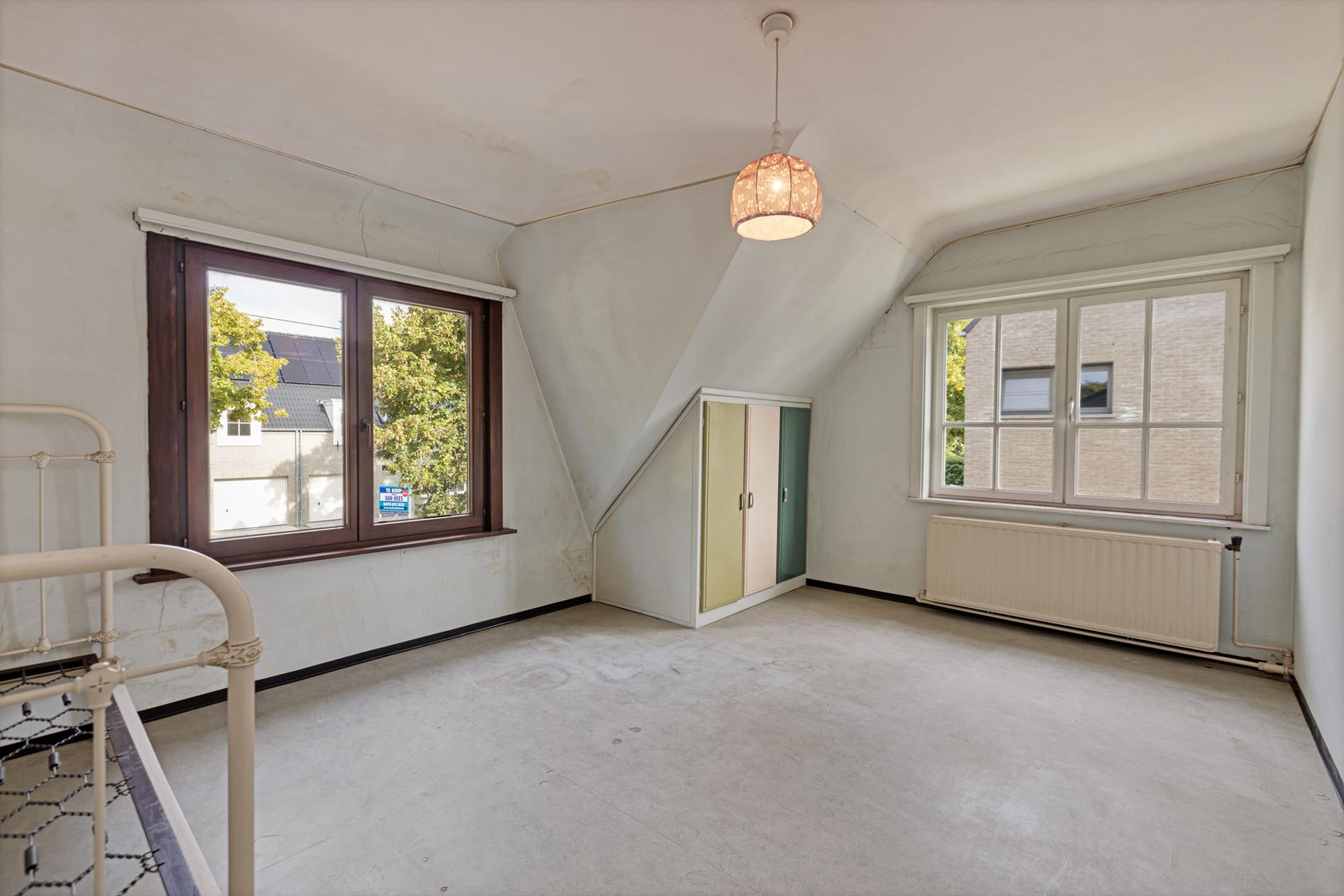 Te renoveren charmante woning met 4/5 slpks op een zonnig perceel van 700m²! foto 11