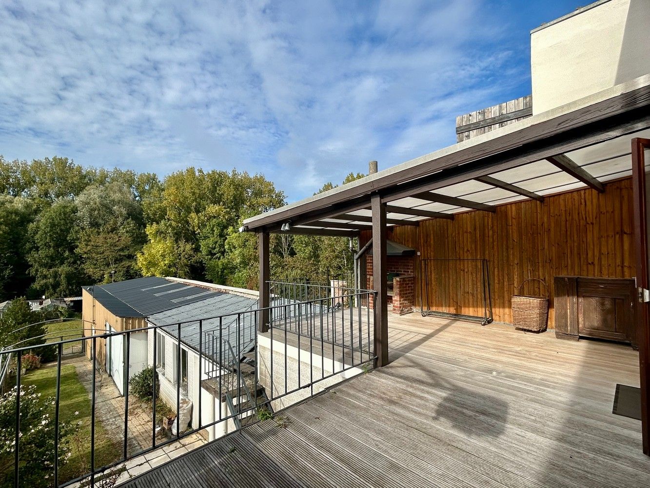 Lichtrijke woning met ruim terras en groot atelier in Leefdaal foto 5