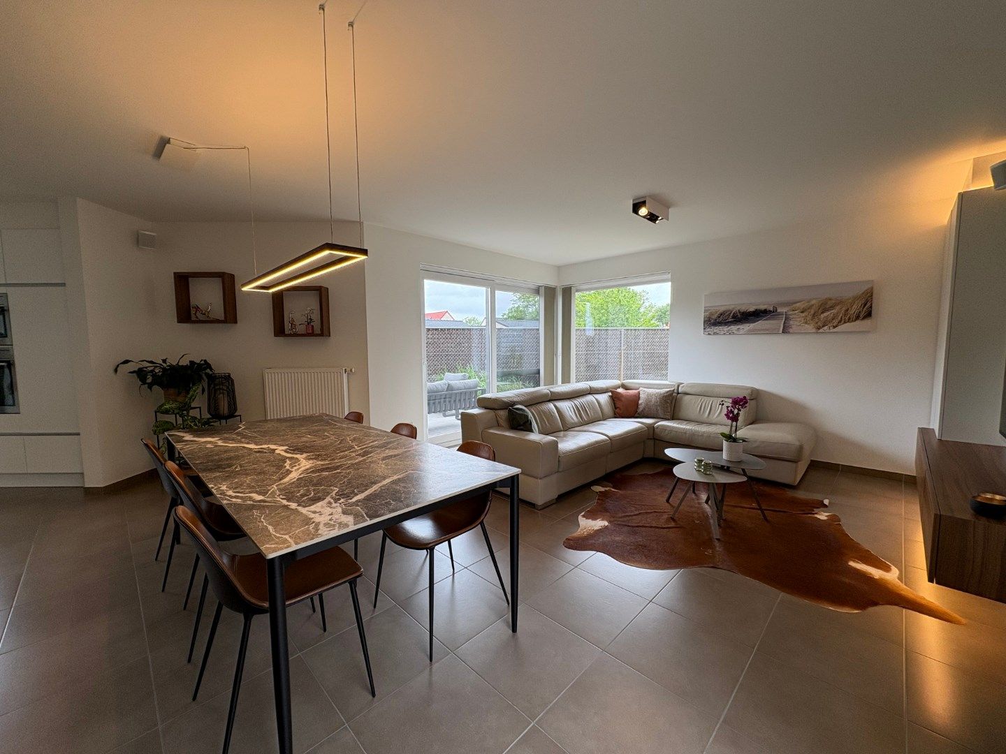 Moderne, instapklare, halfopen bebouwing foto {{pictureIndex}}