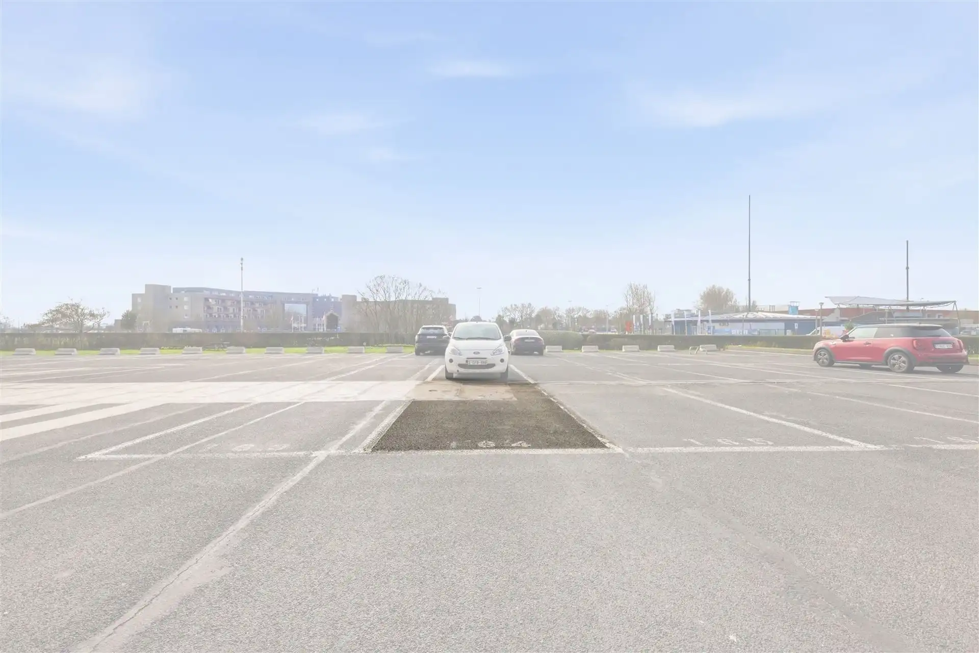 ZONNIG / VLAK AAN ZEEDIJK foto 21