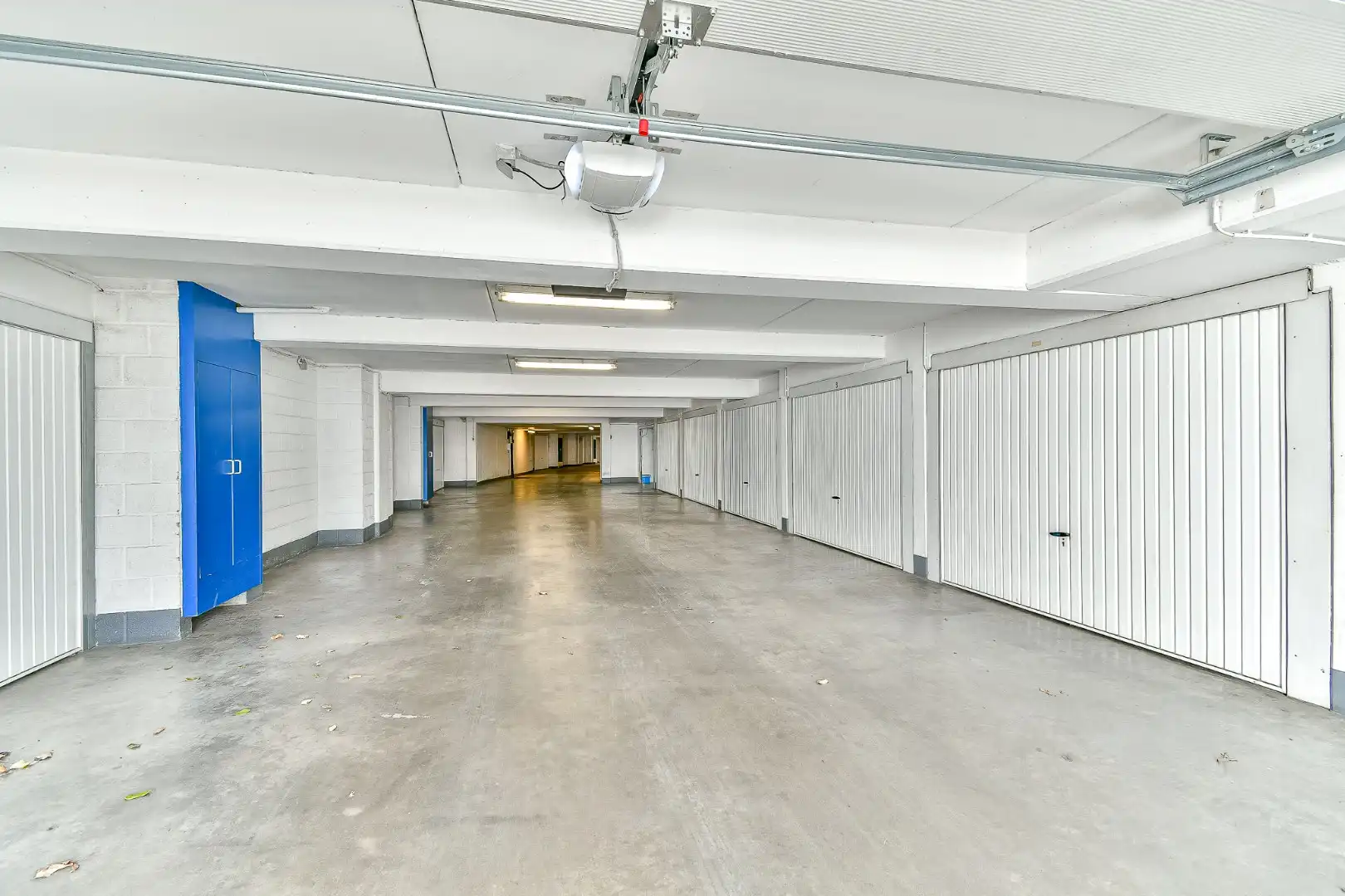 Afgesloten garagebox foto 6