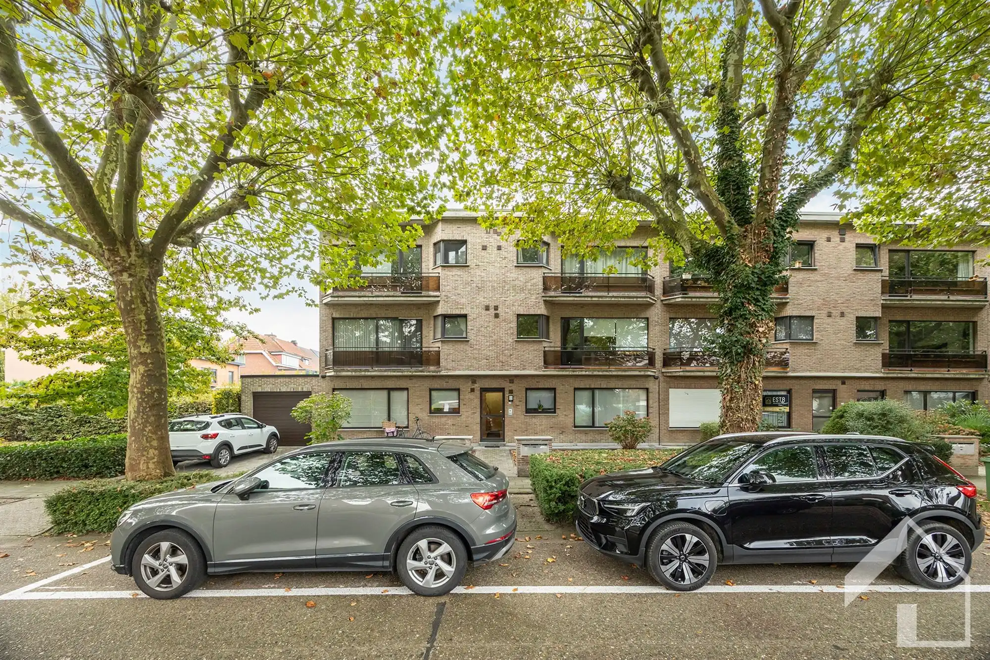 Goed gelegen appartement met garagebox foto 21