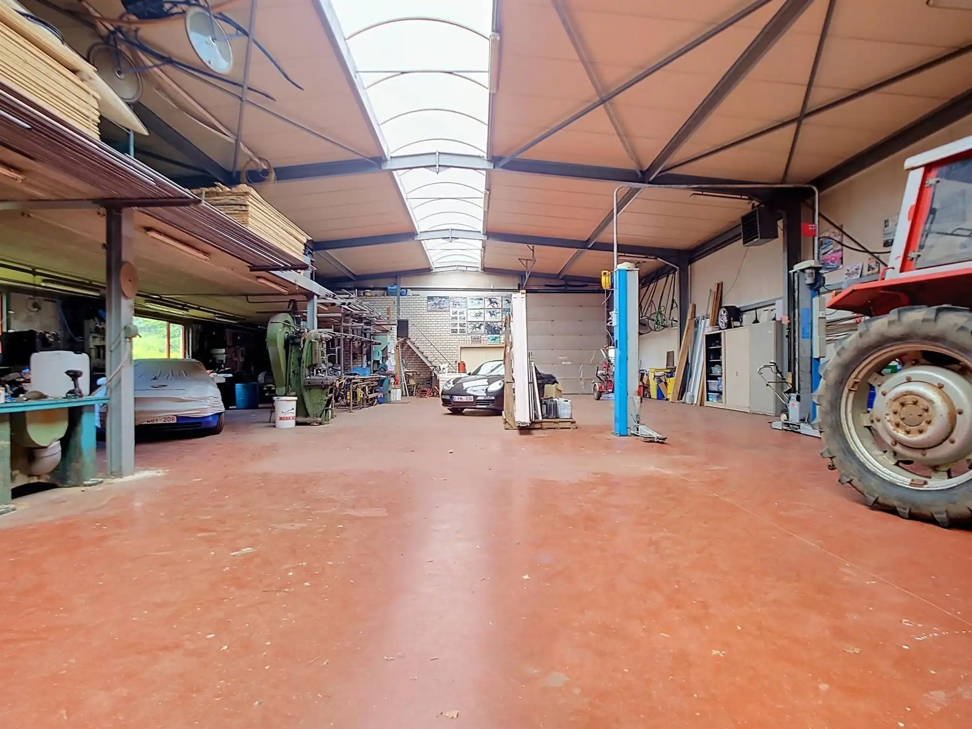 Veelzijdig bedrijfspand met toonzaal en atelier te huur in Heist-op-den-Berg foto 10