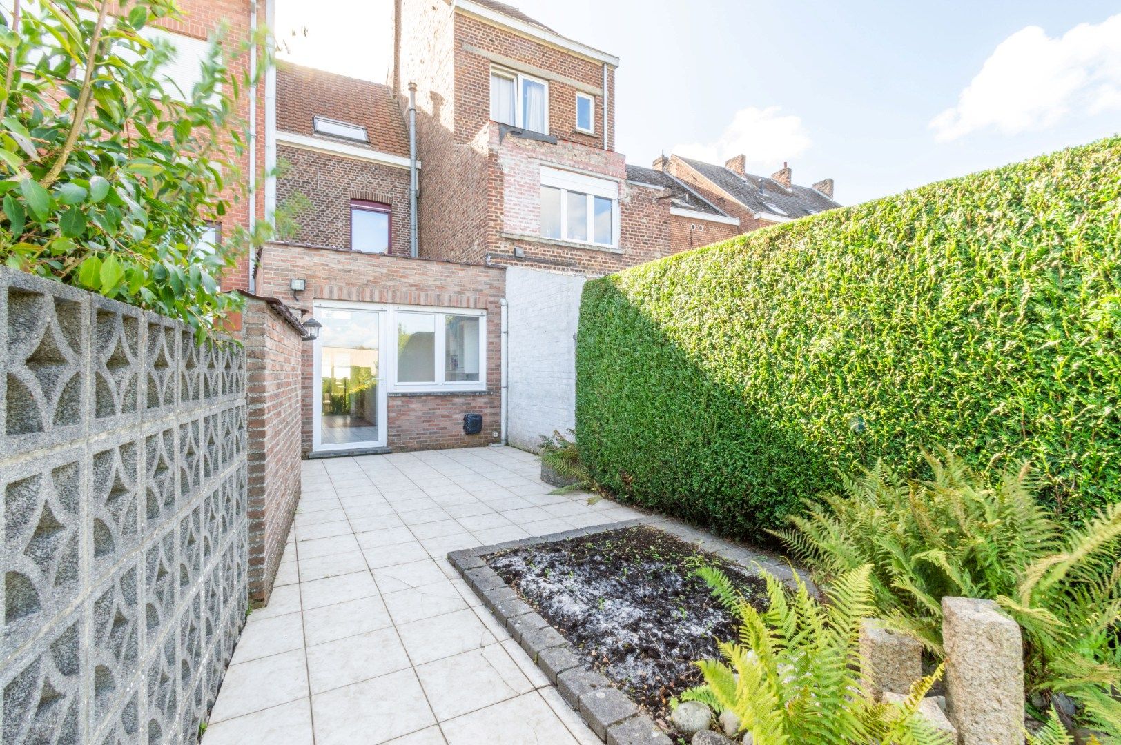 TOPLIGGING: WONING MET 3 SLAAPKAMERS + TUIN ! foto 11