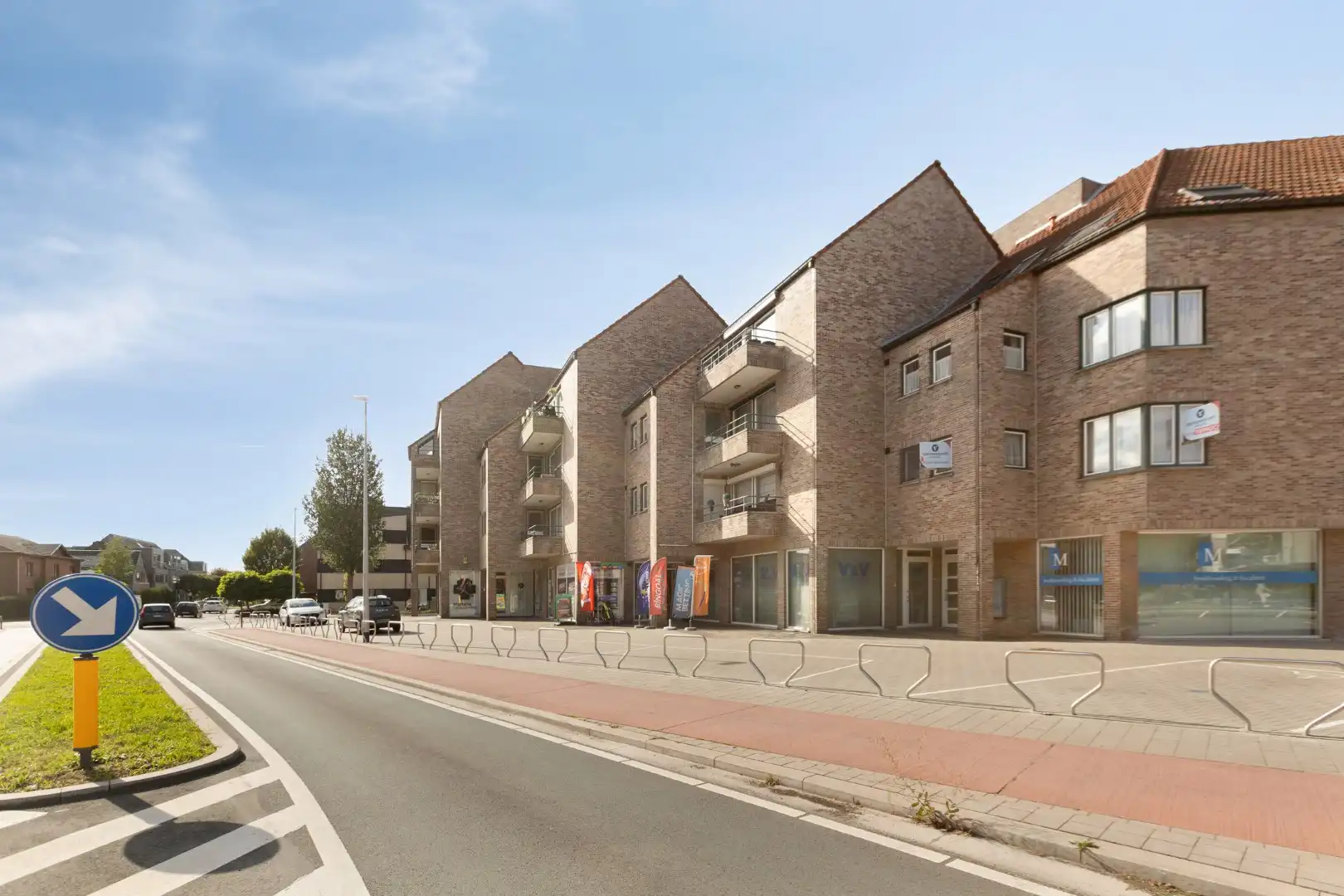 Centraal gelegen appartement met 3 slaapkamers en ruime garage !  foto 24