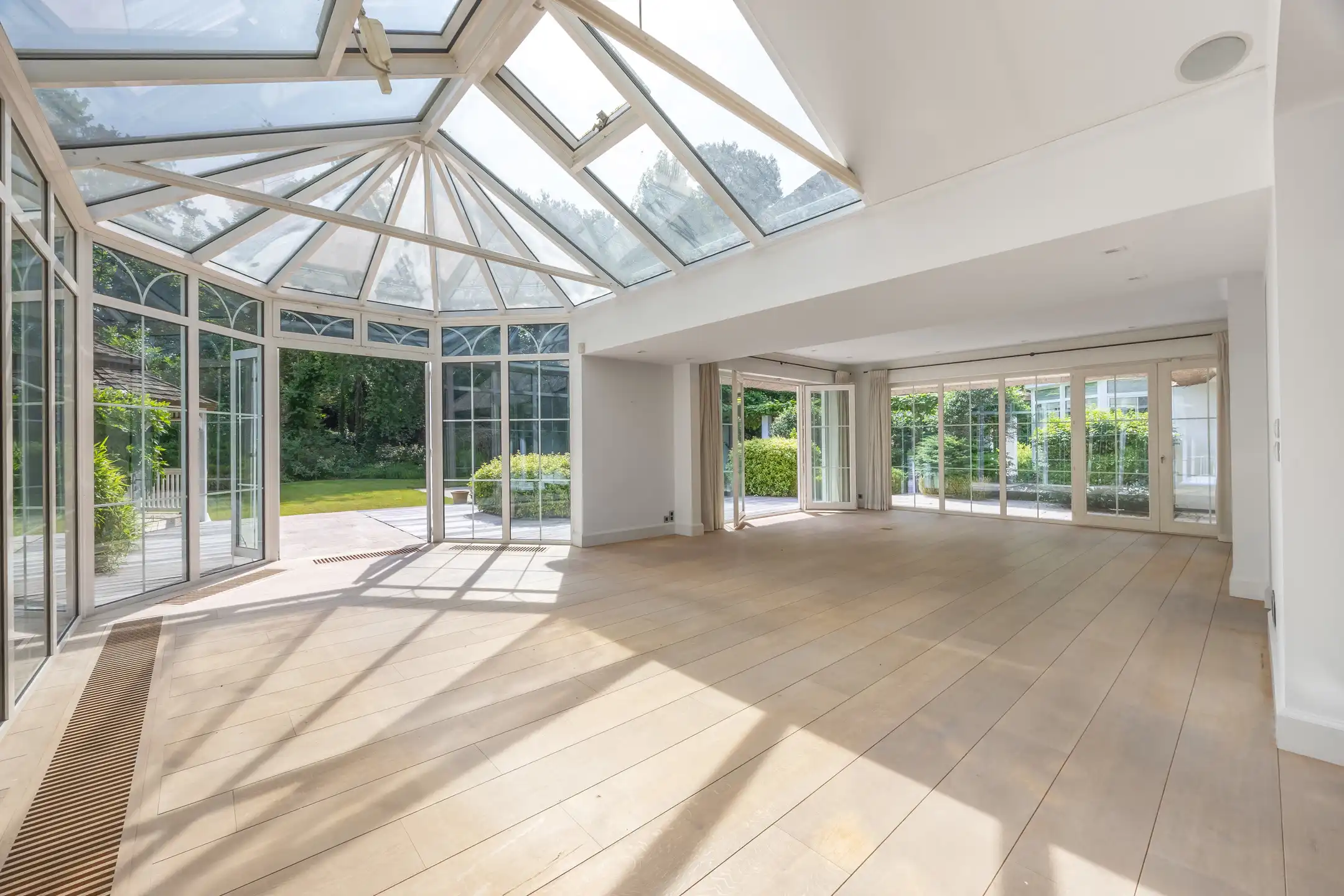 Instapklare villa op een riant perceel van 3.750 m² foto 14