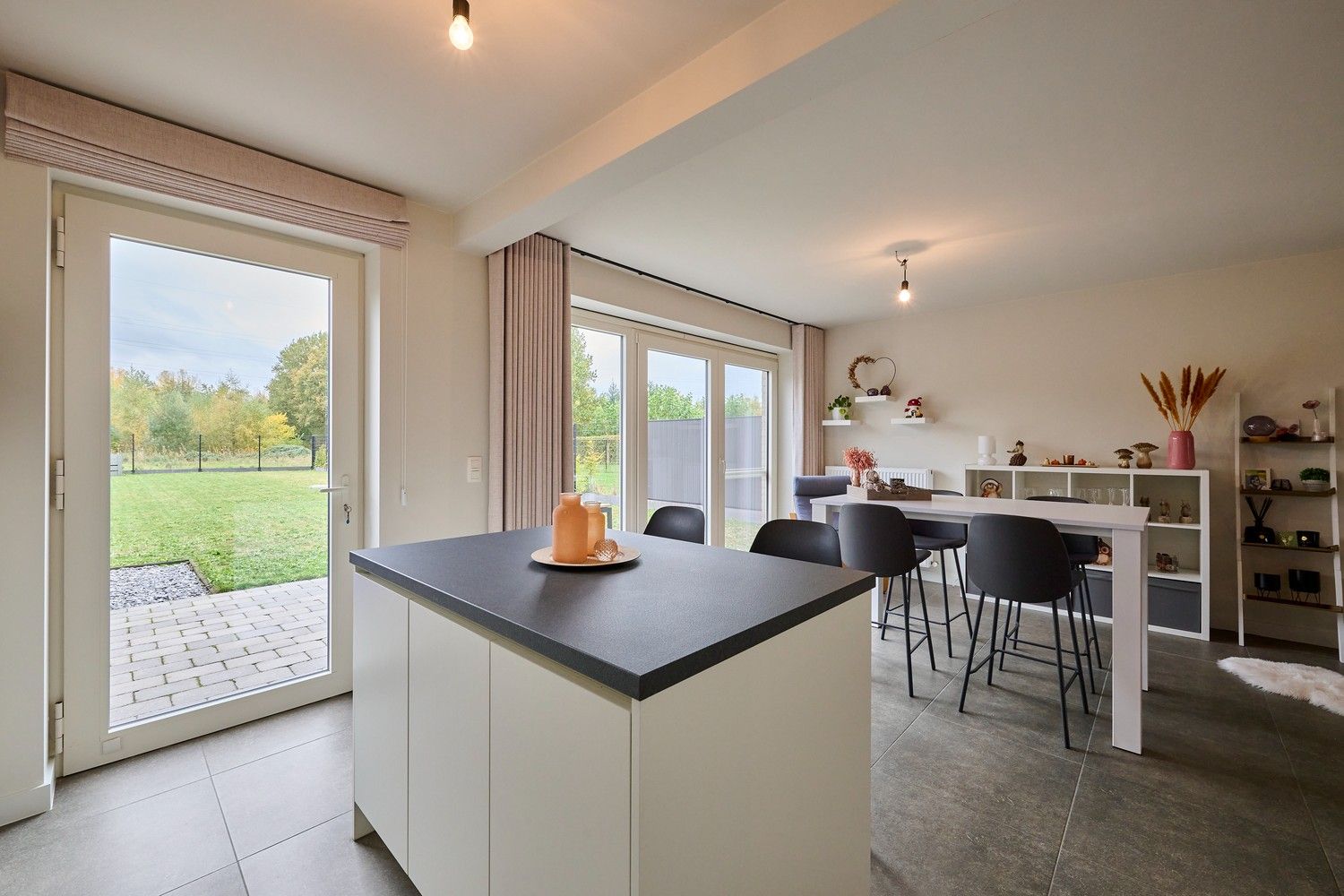 Moderne nieuwbouw woning - instapklaar en energiezuinig foto 9