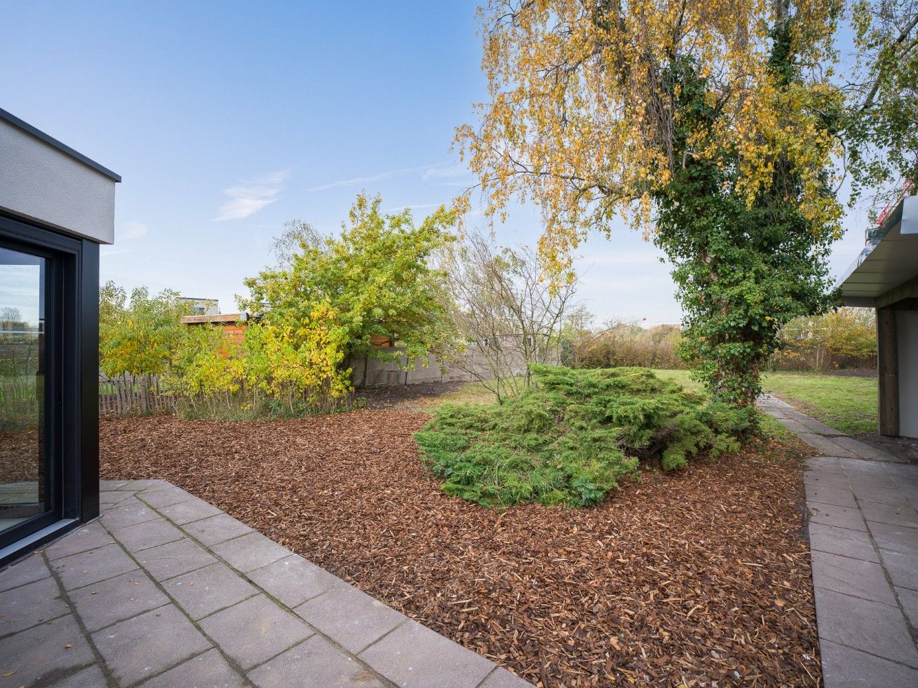 Prachtig gerenoveerde woning met 3 slpk. en tuin foto 27