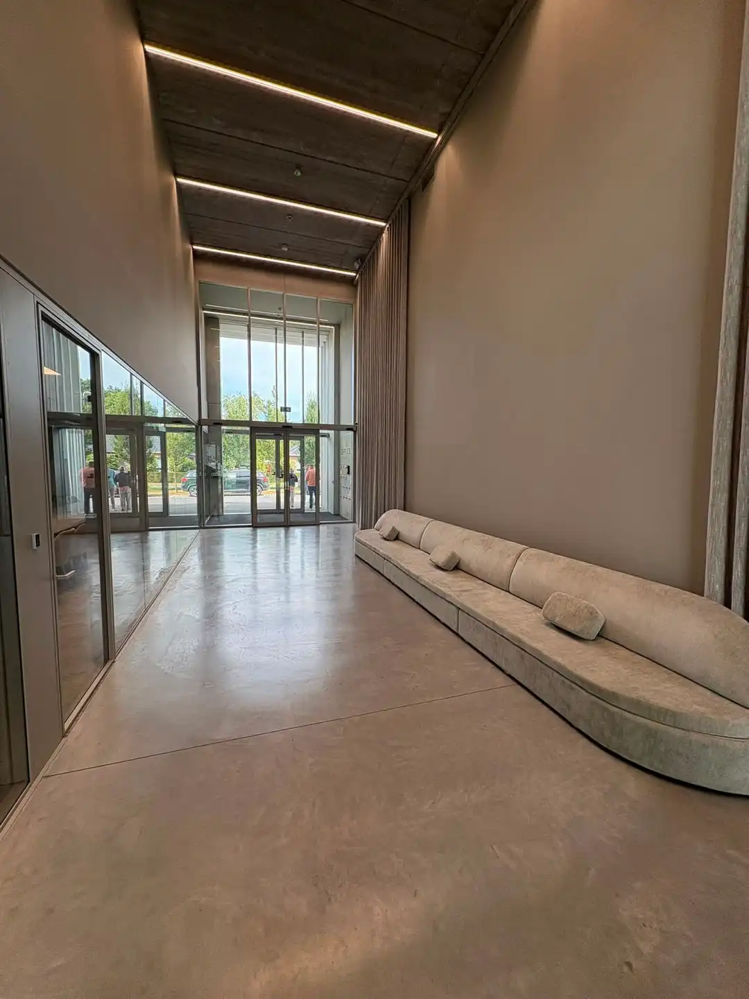 Moderne kantoorruimte 445 m² op toplocatie E17 in Lokeren foto 11