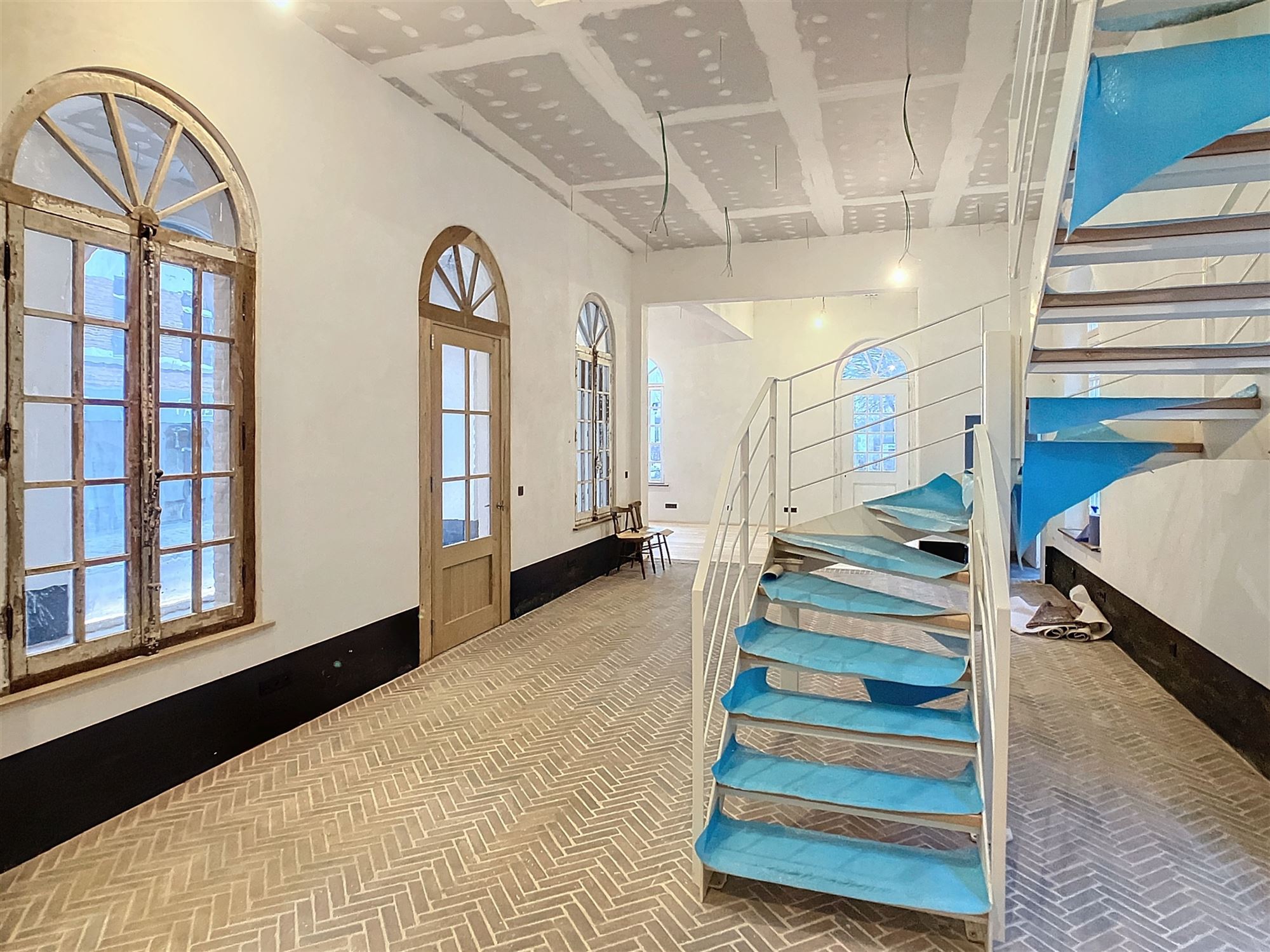 Unieke kantoor- of commerciële ruimte/ POP-UP mogelijk (Huurprijs + 21 % btw). foto 4