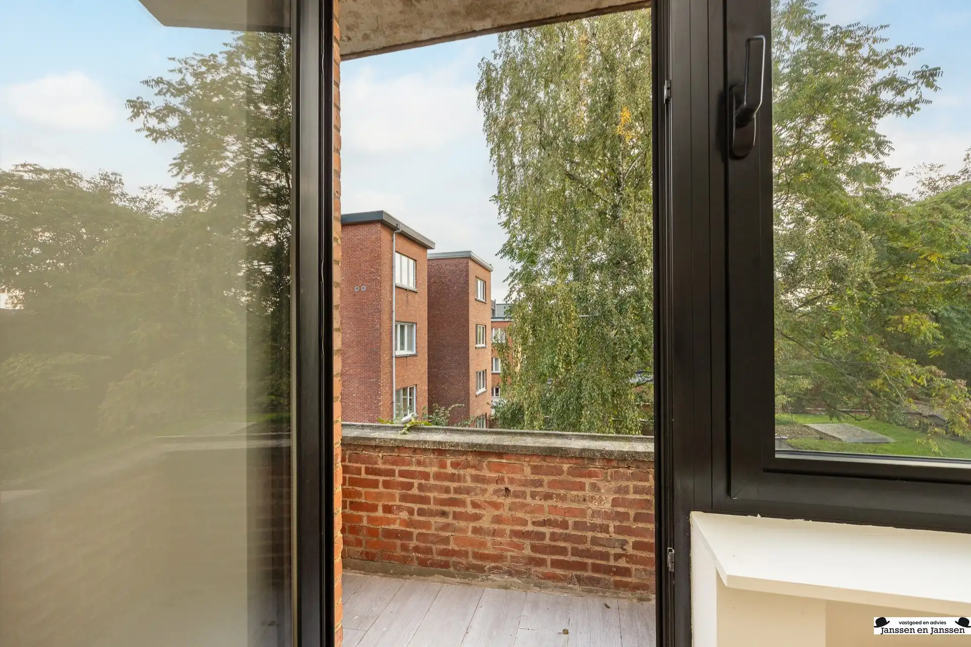 Lichtrijk appartement met 2 slaapkamers en terras foto 12