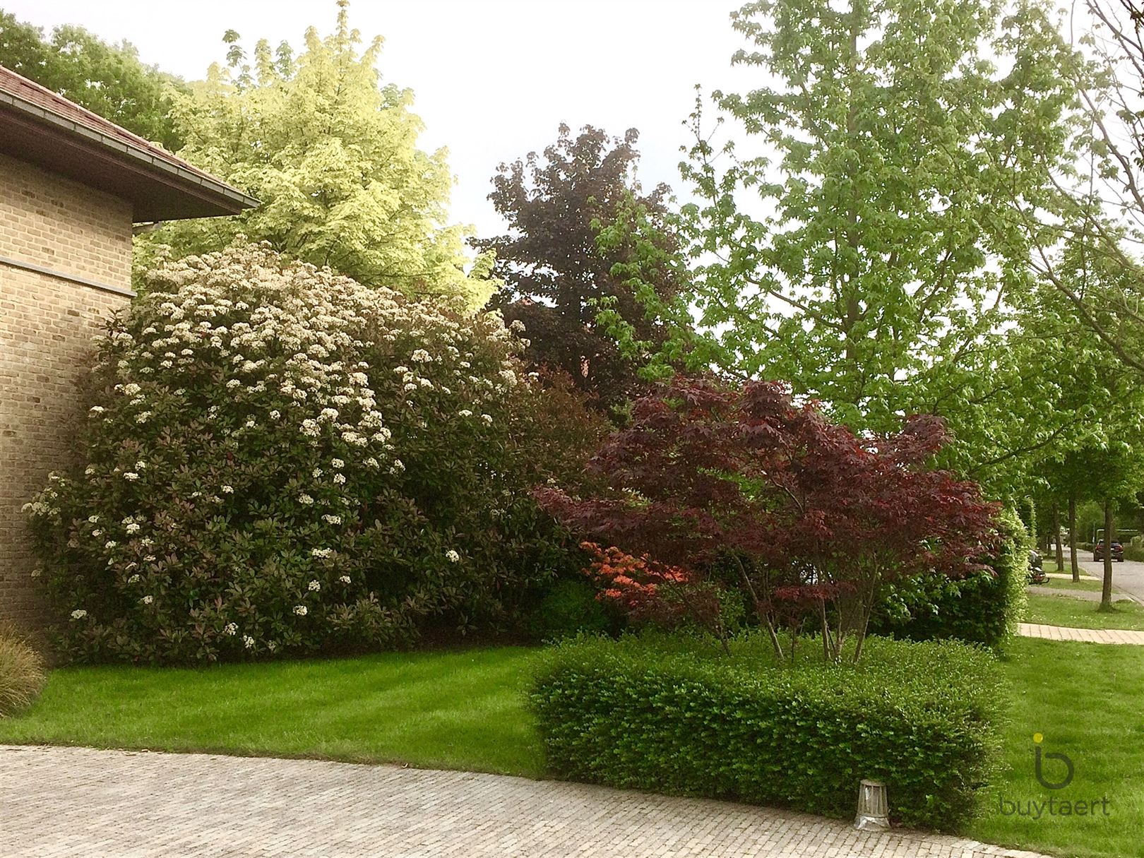 RUIMTE, RUST EN ONTSPANNING: MODERNE VILLA MET ZWEMBAD, SAUNA EN JACUZZI foto 2