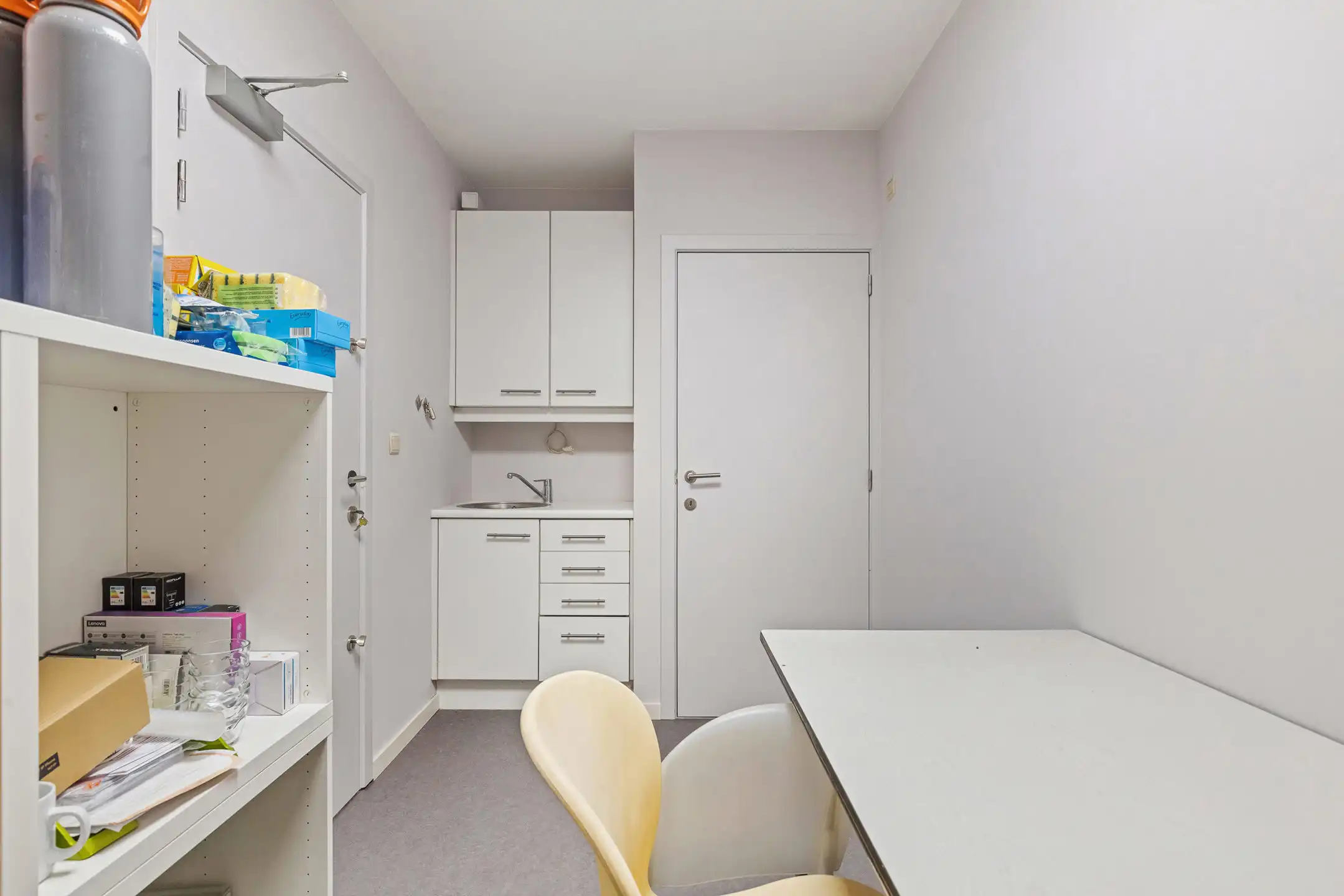 Centrale residentie met handelsruimte te Bilzen foto 45