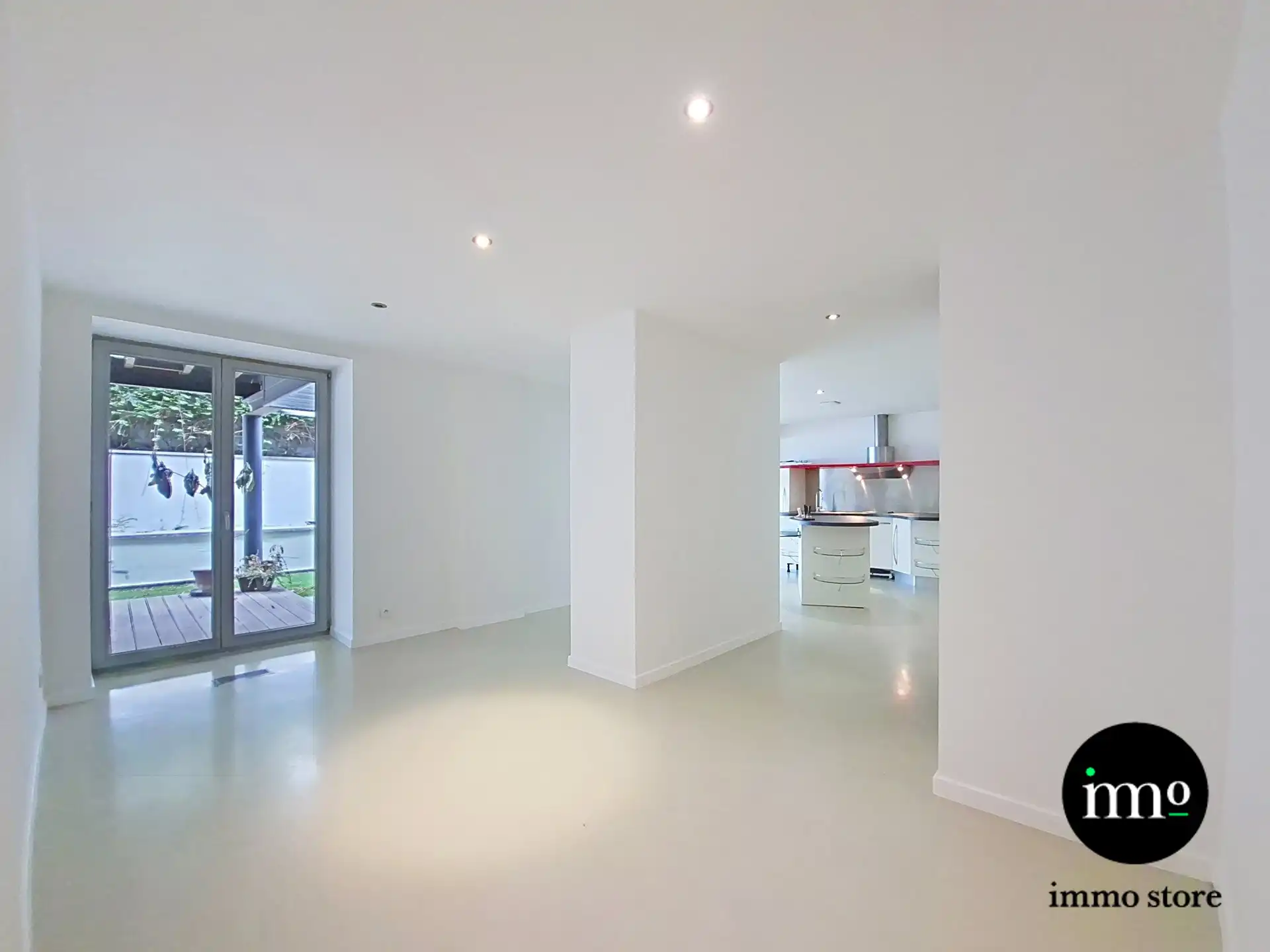 Ruim 2-slaapkamerappartement met privétuin foto 12