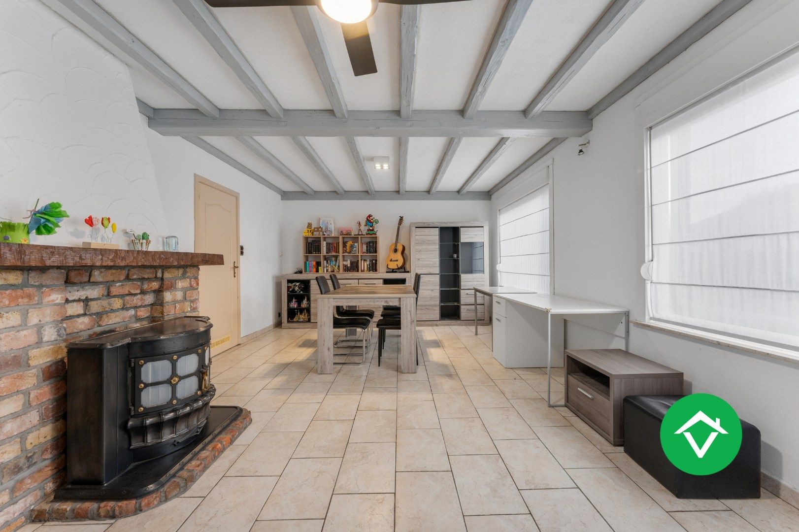 Instapklare vrijstaande woning met zonnige tuin in rustige woonwijk te Eernegem foto 3