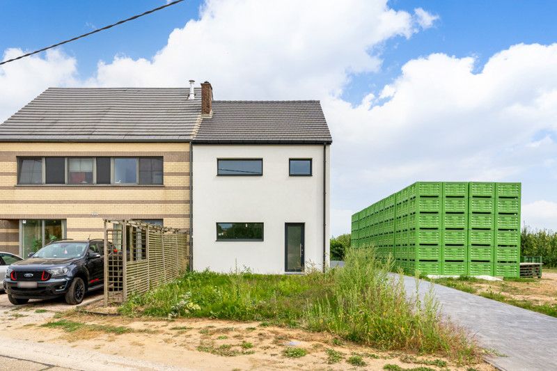 Totaal gerenoveerde woning, gelegen op 7are in een zeer rustige straat foto 29