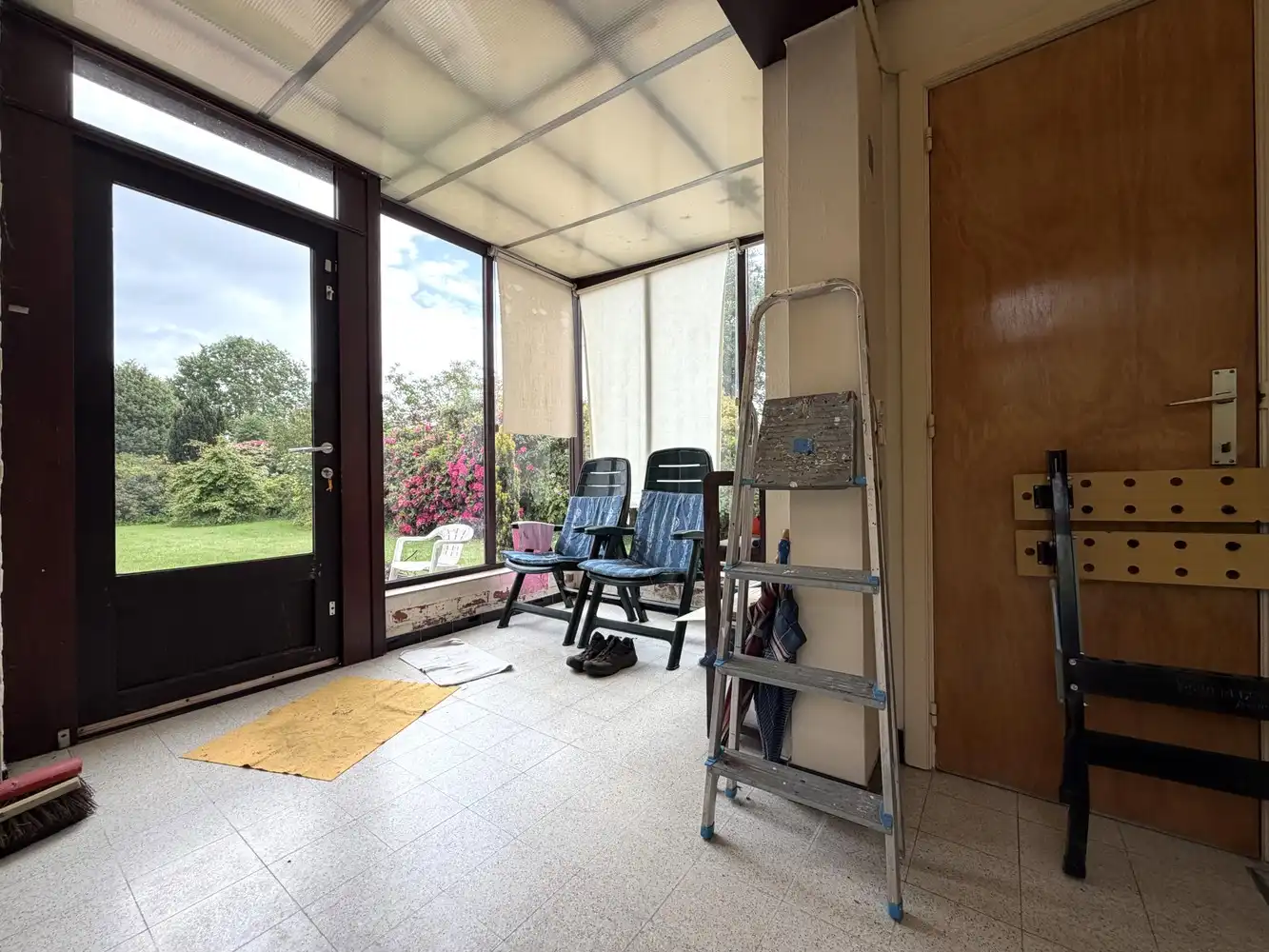 Op te frissen alleenstaande woning met riante tuin foto 10