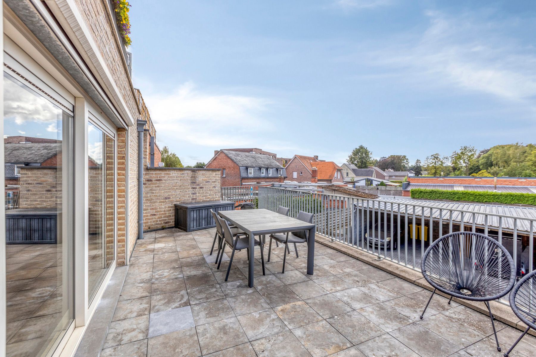 Ruim appartement met 40m² zonnig terras in Dessel foto 16