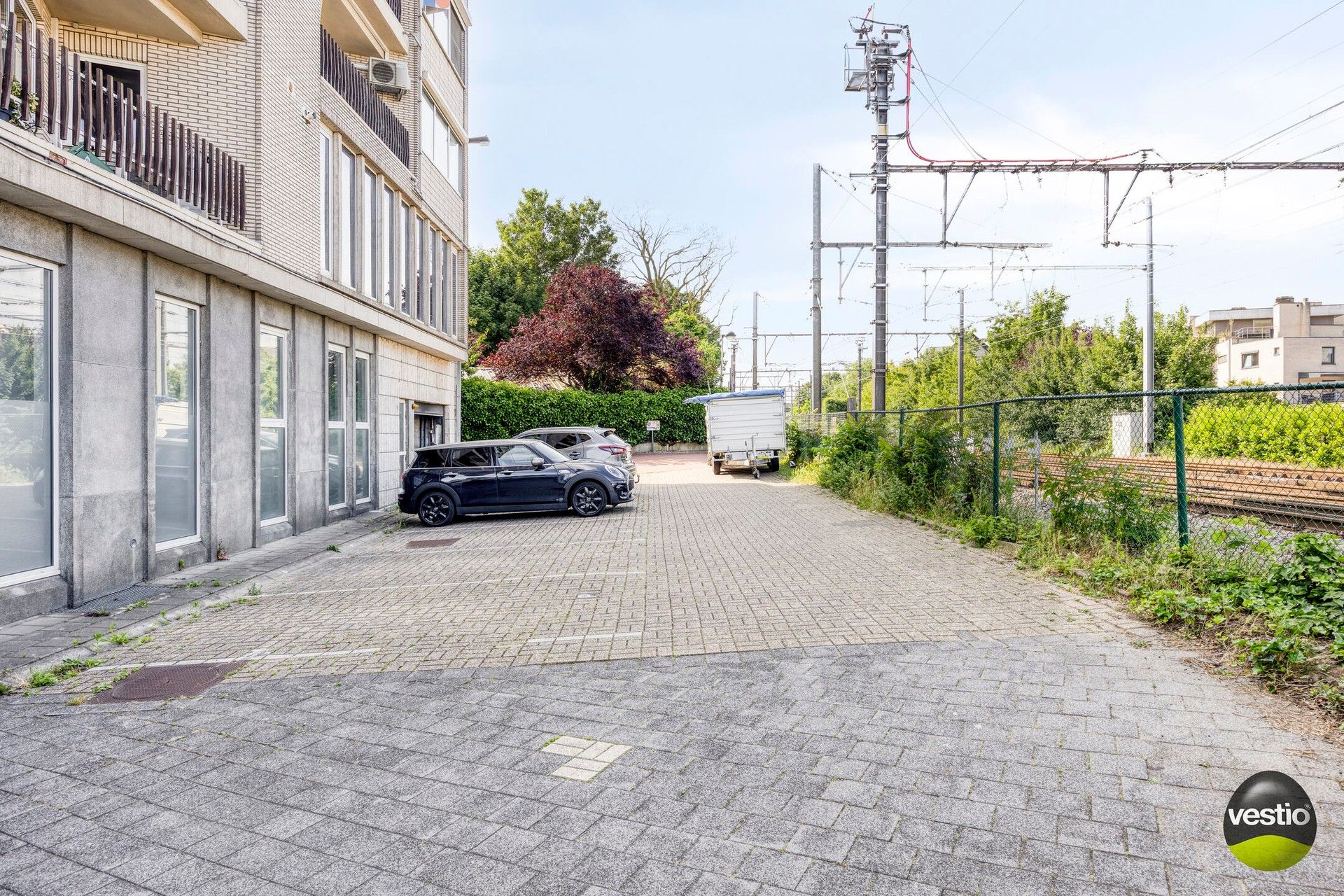 Luxueuze gelijkvloerse kantoorruimte van ca. 328 m² met parking. foto 23