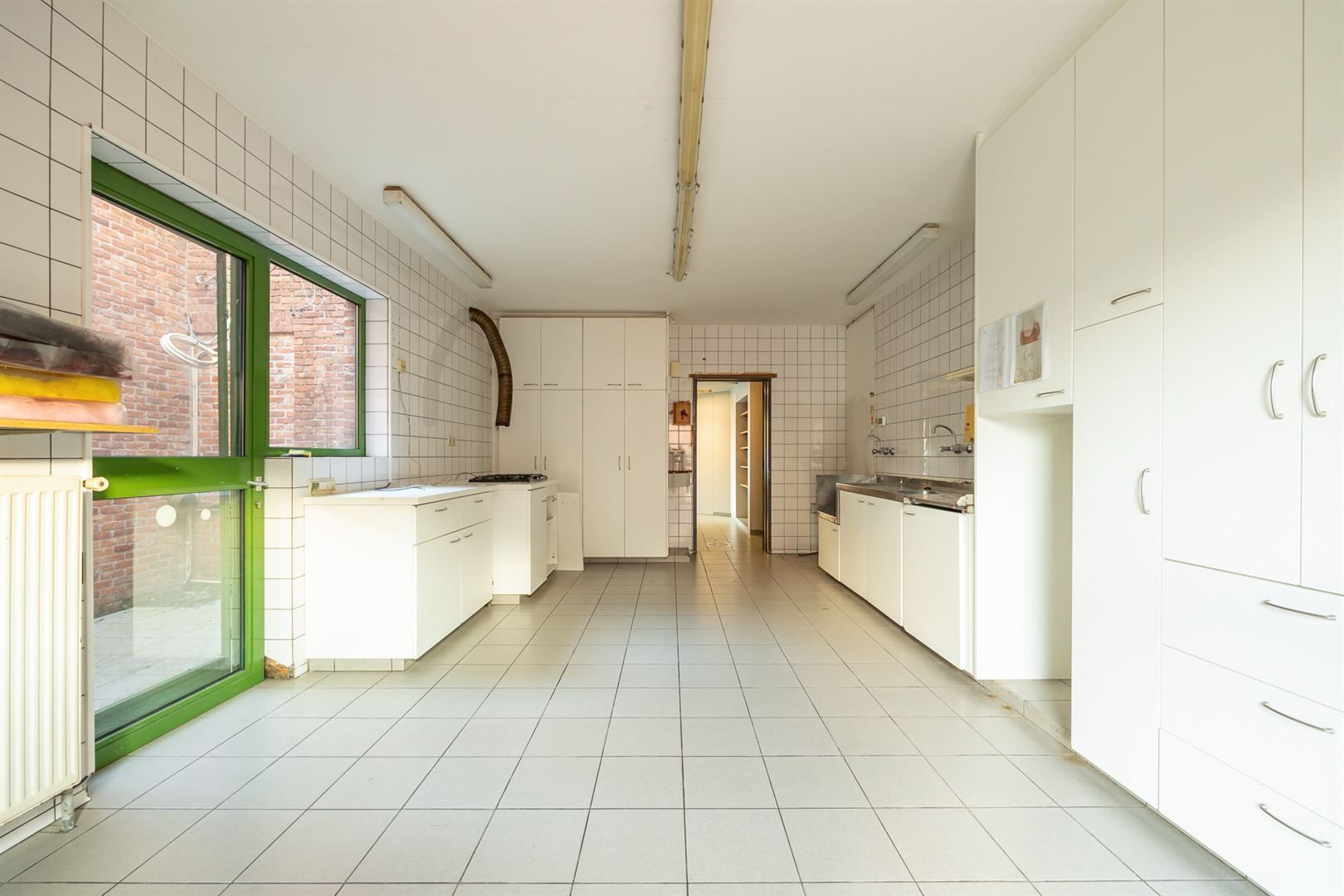 Hedendaagse commerciële ruimte met appartement foto 4