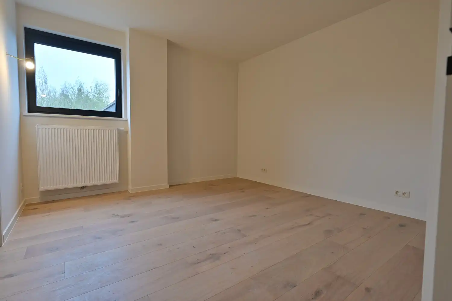 Compleet gerenoveerd appartement van 206 m² met 3 slaapkamers en 2 badkamers, gelegen aan de stadsrand van Hasselt foto 5