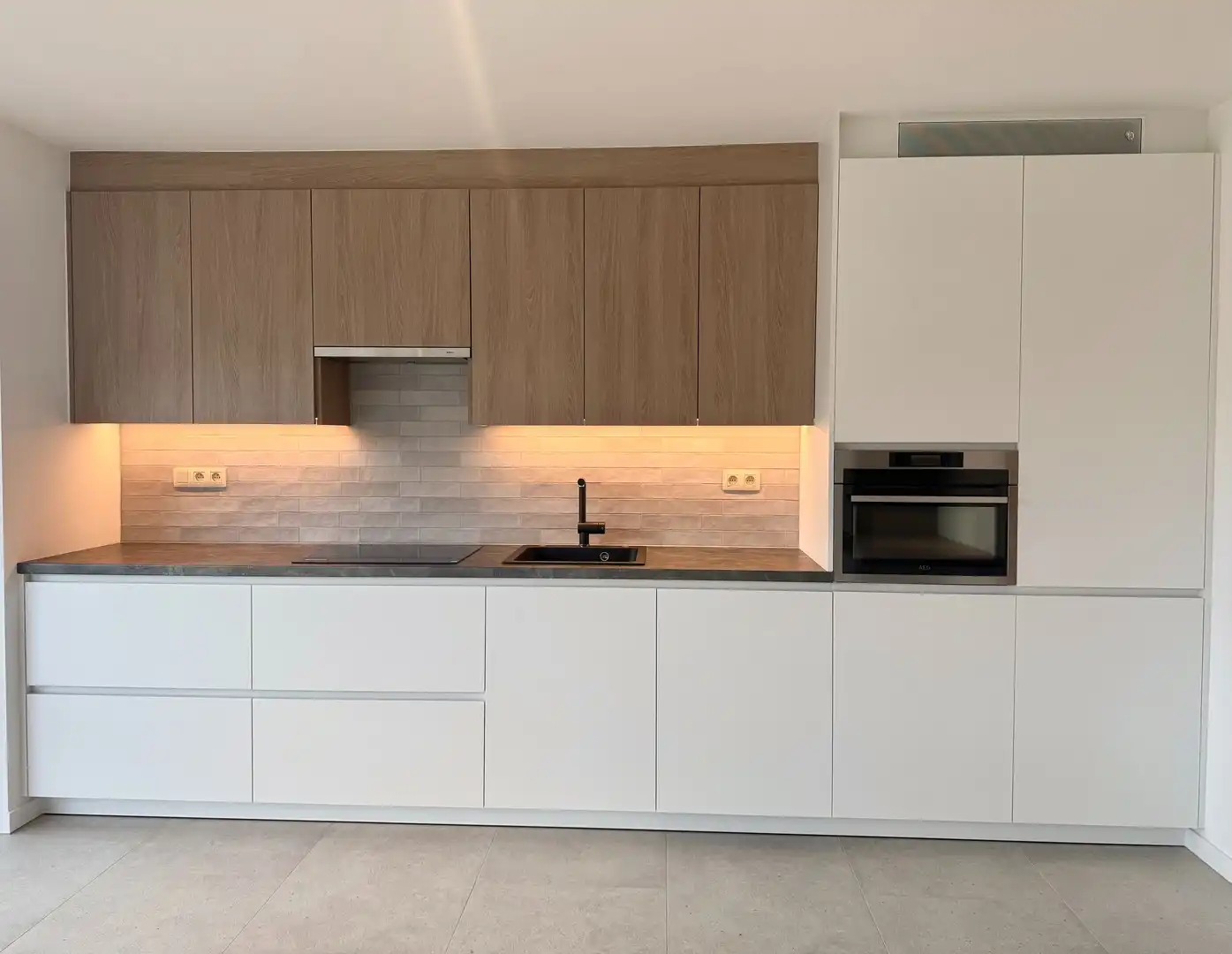 Gerenoveerde studio met slaaphoek te huur in Koksijde-Bad foto {{pictureIndex}}