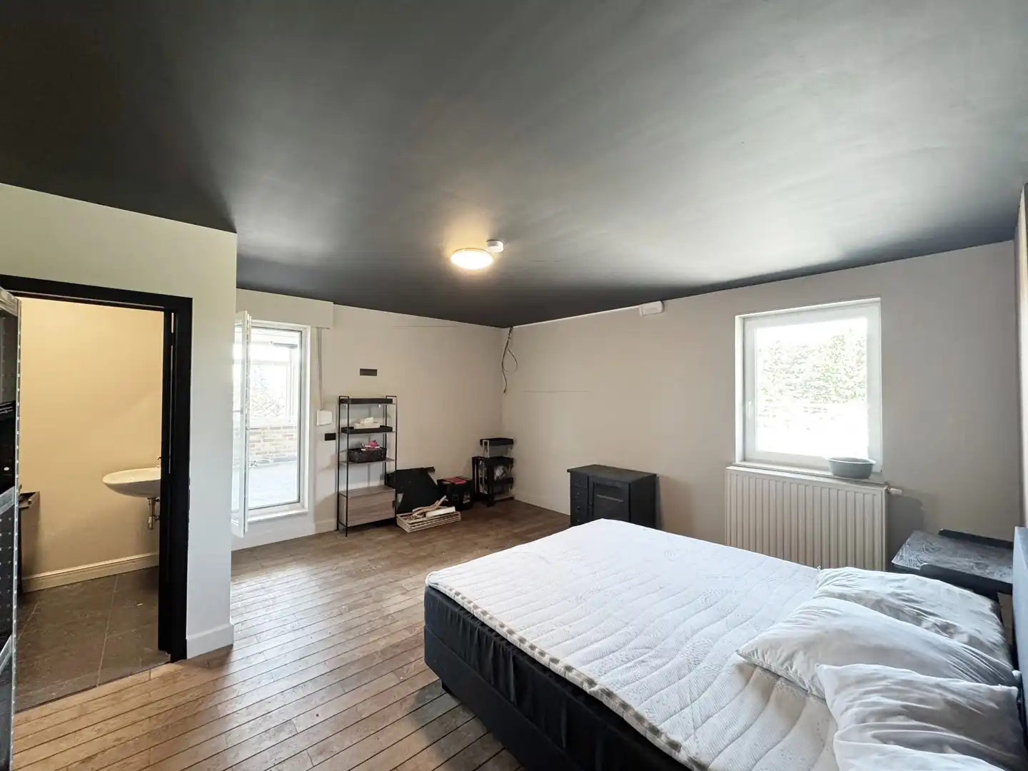 Unieke en ruime villa met 8 slaapkamers, lift, zonnepanelen en 10 parkeerplaatsen op riant perceel van 2.313 m² foto 13