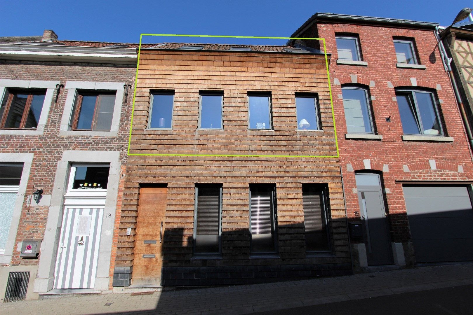 DESIGN APPARTEMENT MET GEZELLIG TERRAS EN PRIVATE PARKING foto {{pictureIndex}}
