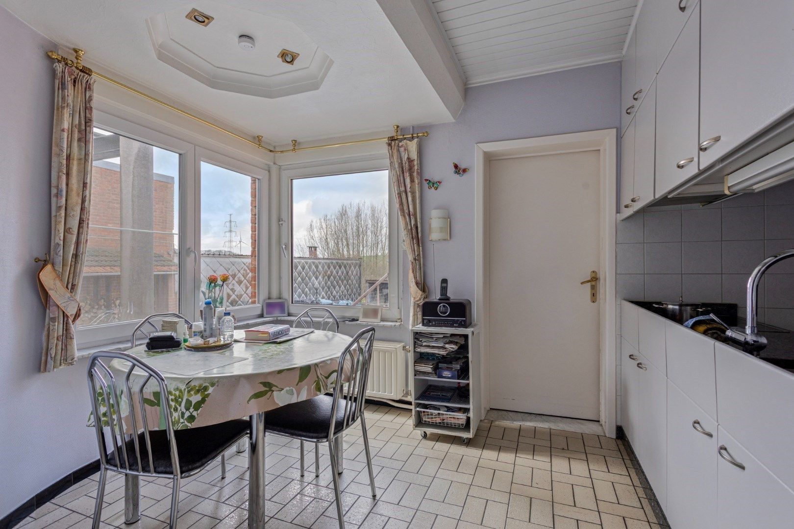 Ruime woning met karakter + appartement + werkplaats en garages te Tongeren-Sluizen foto 17