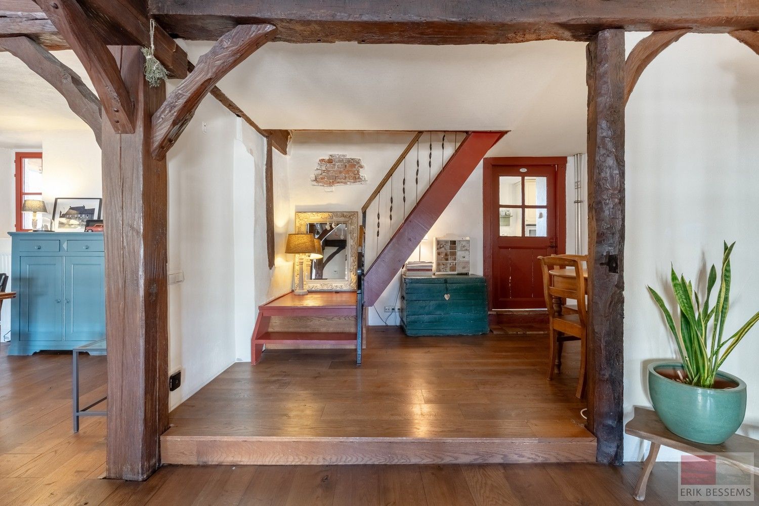 Prachtige authentieke halfvrijstaande woning uit 1800, gelegen op een perceel van 325 m² in het idyllische Teuven. foto 6