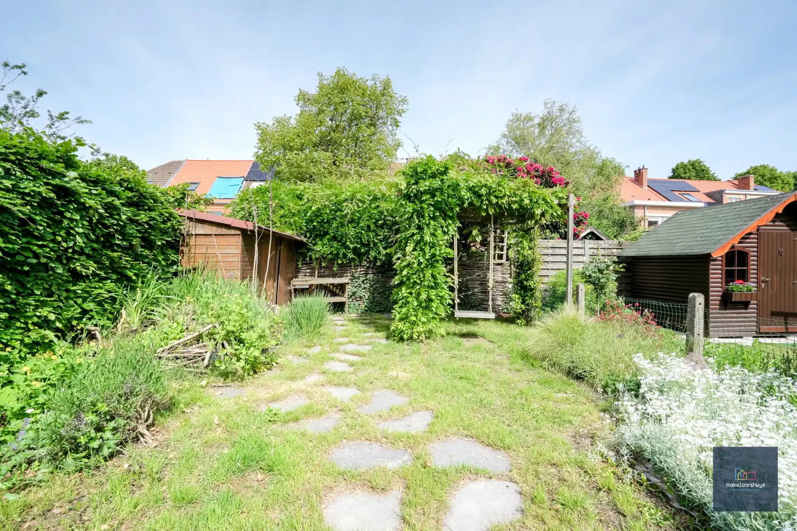 Topper : Ruime gezinswoning met 5 slaapkamers en tuin foto 25
