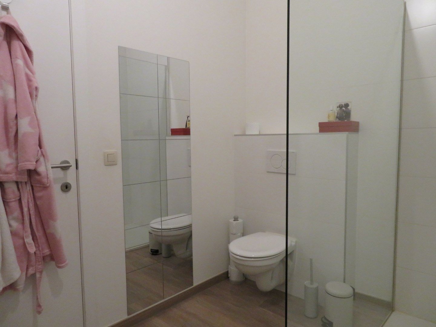 Recent, hoogwaardig afgewerkt gelijkvloers appartement, met terras en inpandige garage, in het centrum van Maaseik!  foto 23