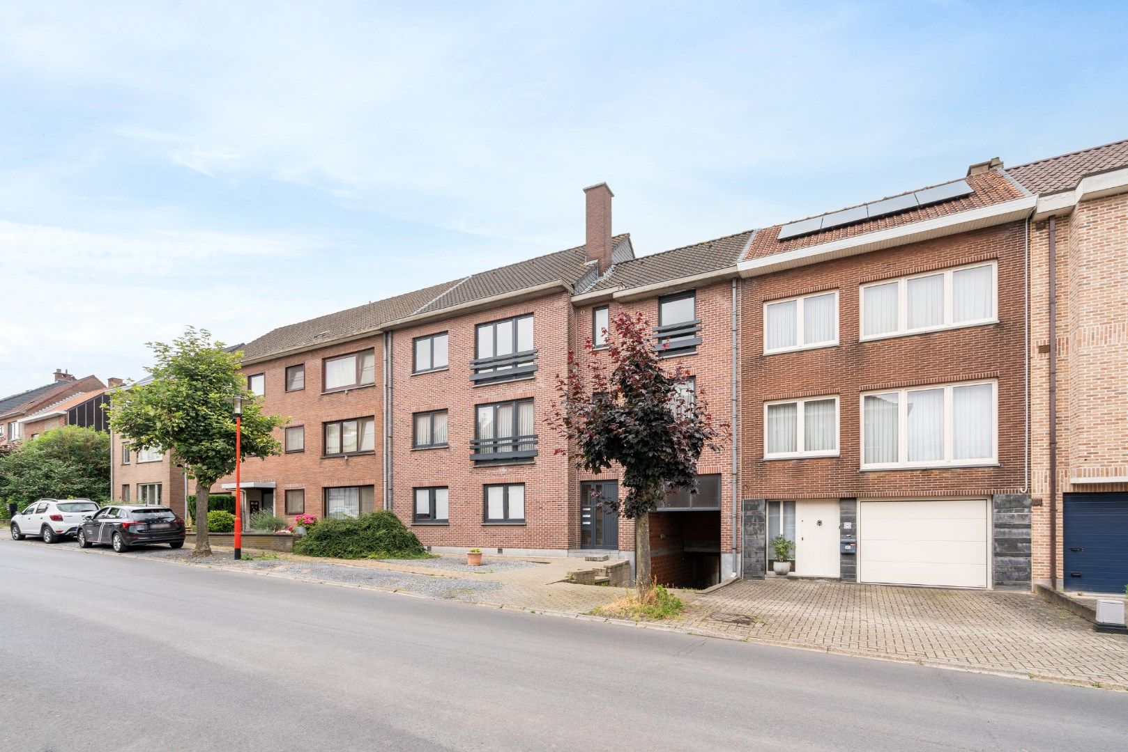 Ruim appartement met grote zolderruimte foto 2