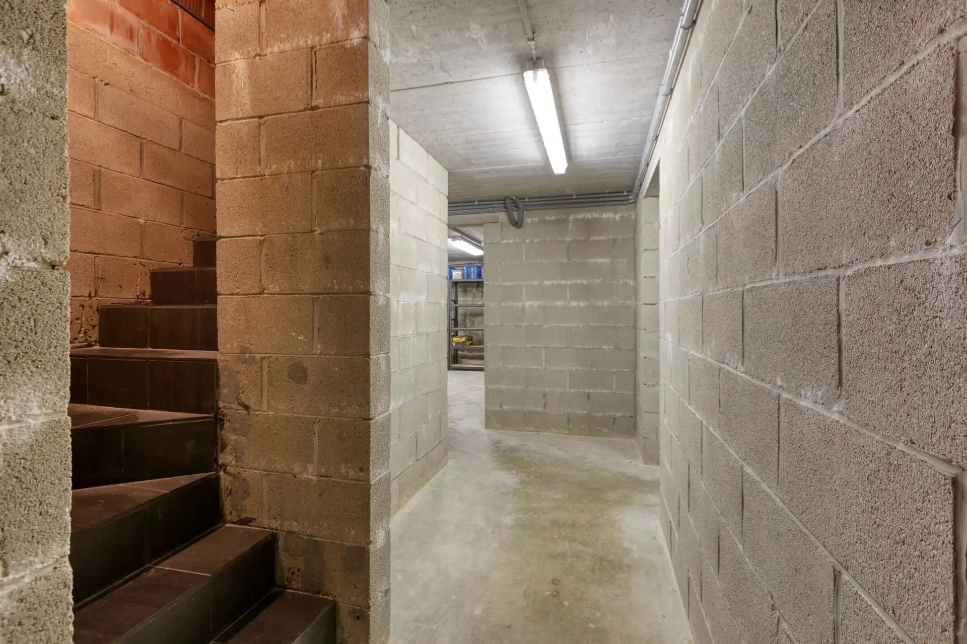 Gerenoveerde en energiezuinige woning met hoogwaardige afwerking in een rustige woonwijk te Wiemesmeer foto 16