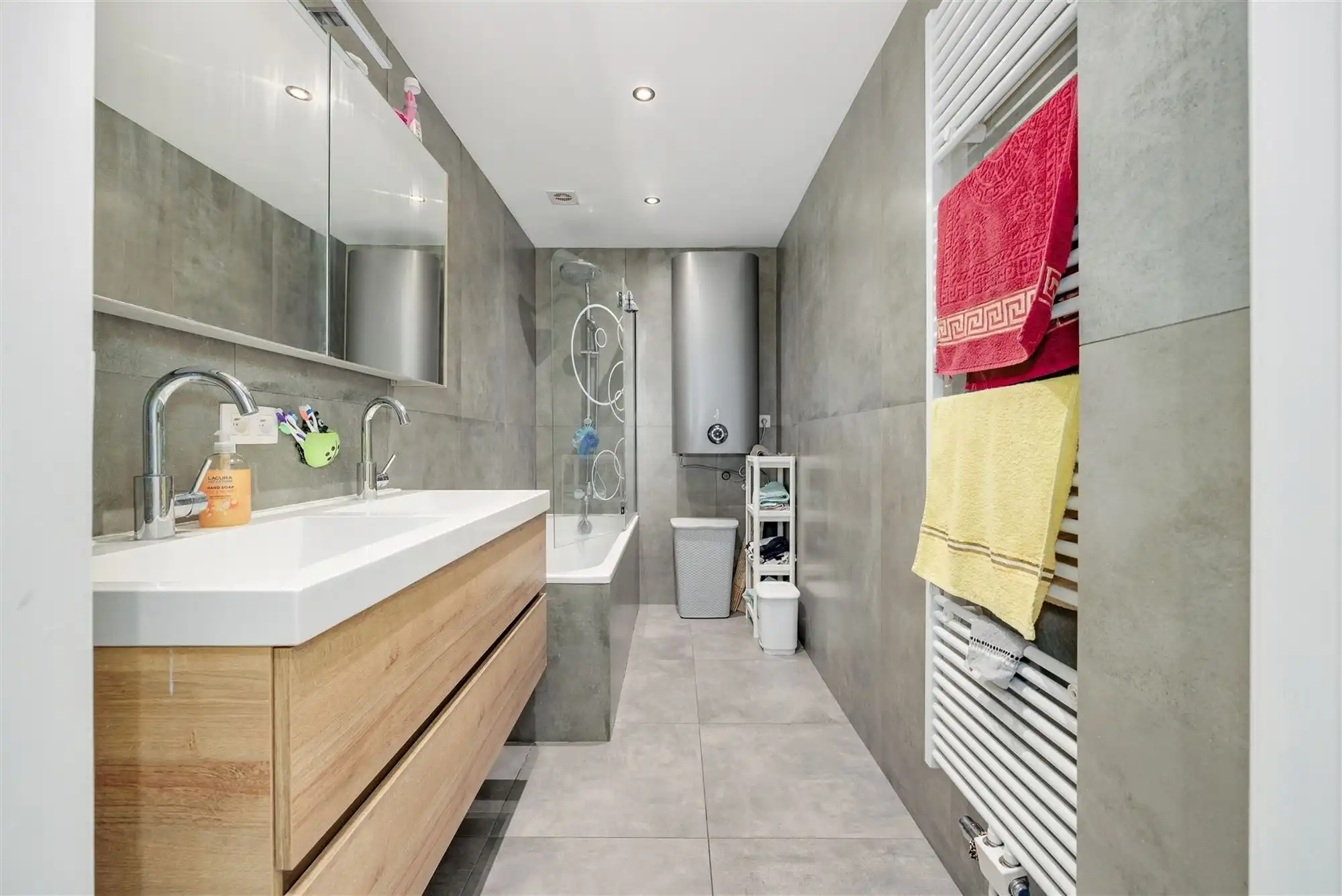 Gerenoveerd 3 slaapkamer appartement in centrum Mortsel foto 6