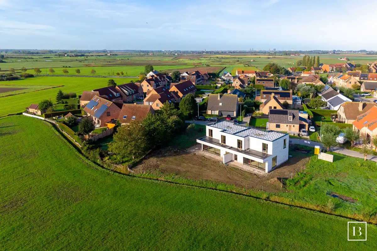 Uiterst kwalitatieve nieuwbouwwoning te Vlissegem foto 2