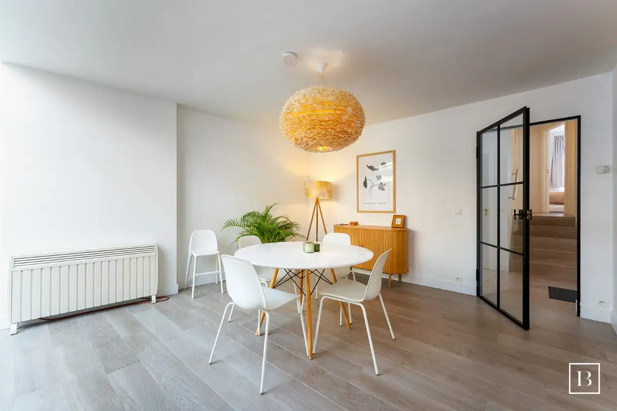 Gerenoveerd 2 slaapkamer appartement met parking te Wenduine foto 12