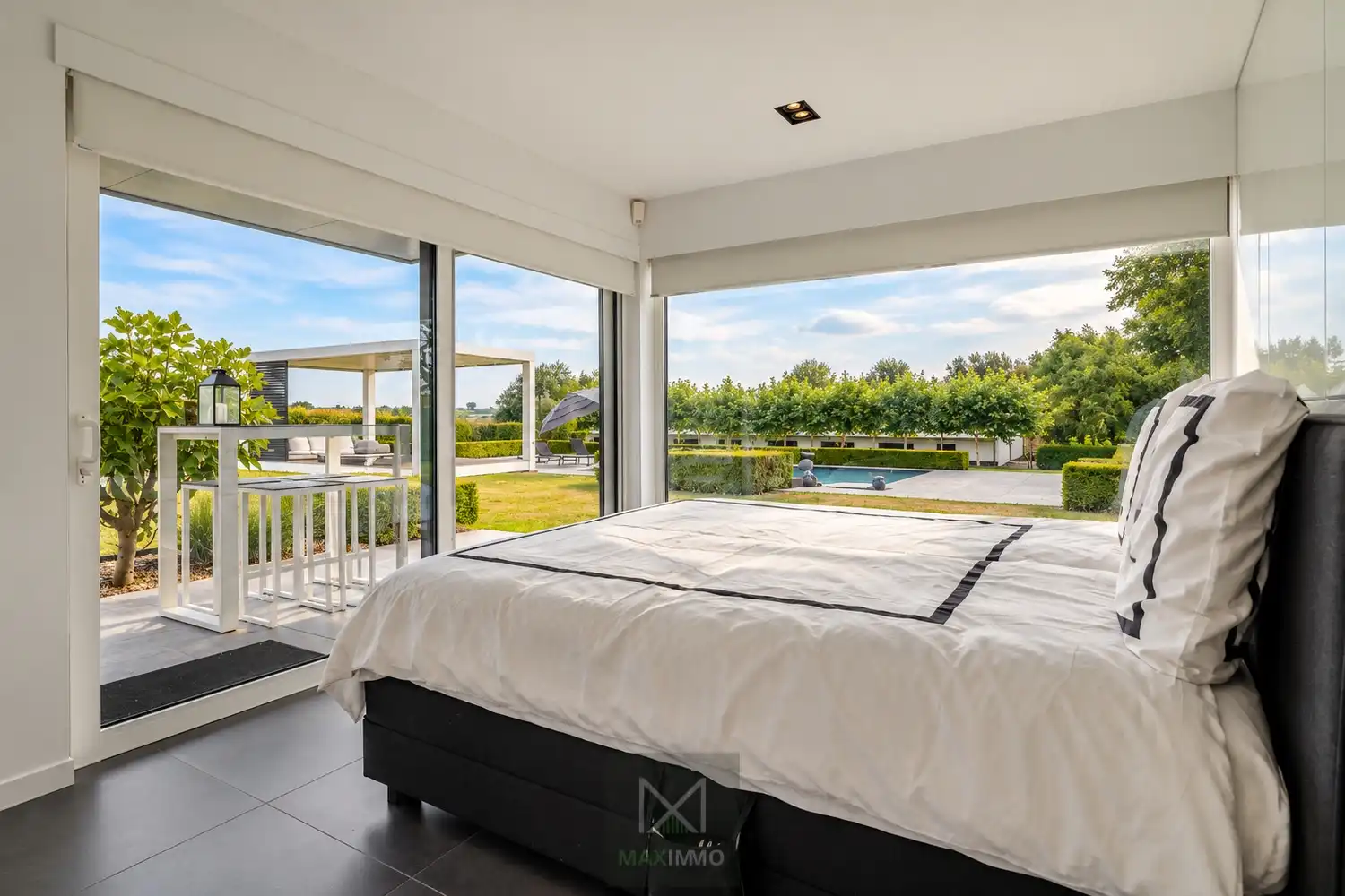 Luxevilla op 2 hectare met zwembad, loods en zicht op de Kemmelberg foto 27