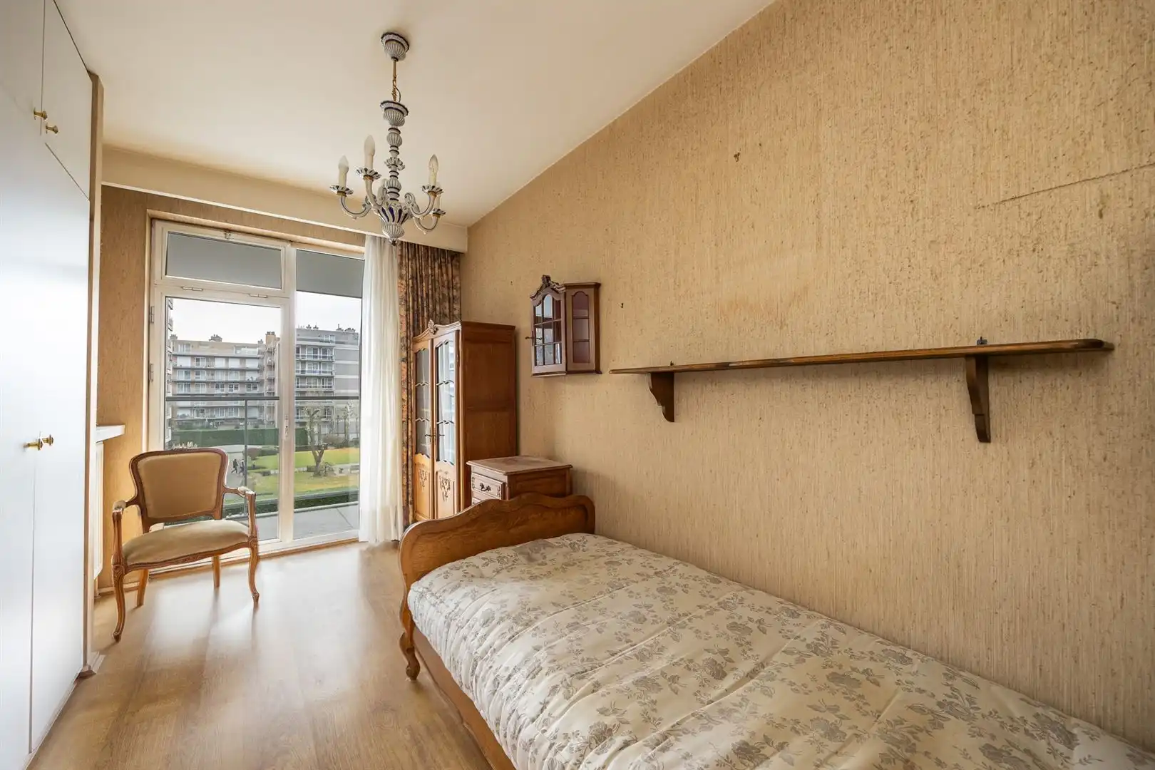 Appartement vol licht, terrassen en potentieel foto 16