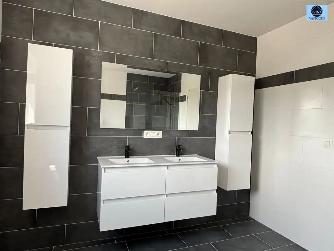 INSTAPKLARE BEN-WONING MET KELDER, GARAGE EN ZONNIGE TUIN IN ASPELARE foto 7