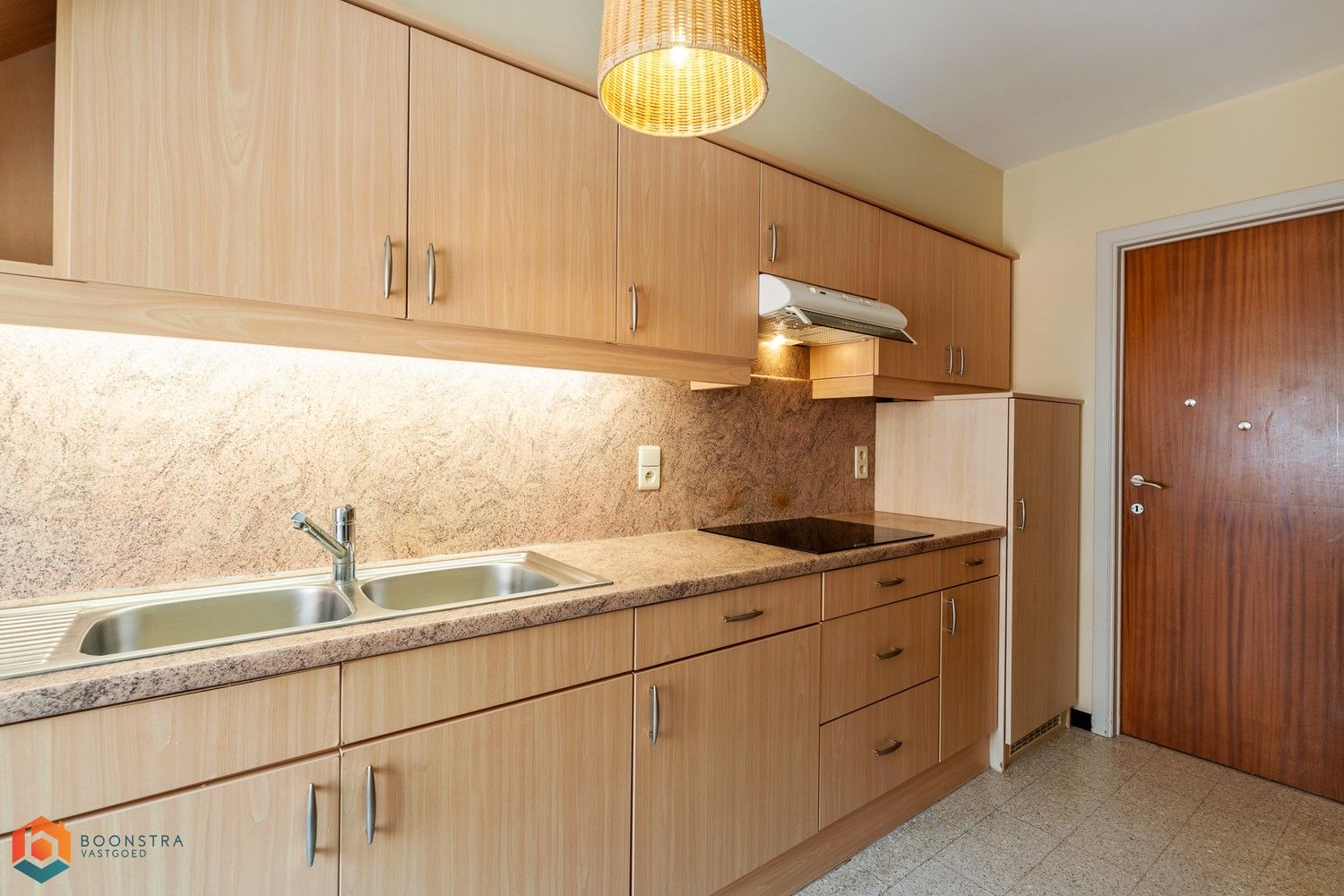 Appartement met 2 slpkrs op het kerkplein foto 5