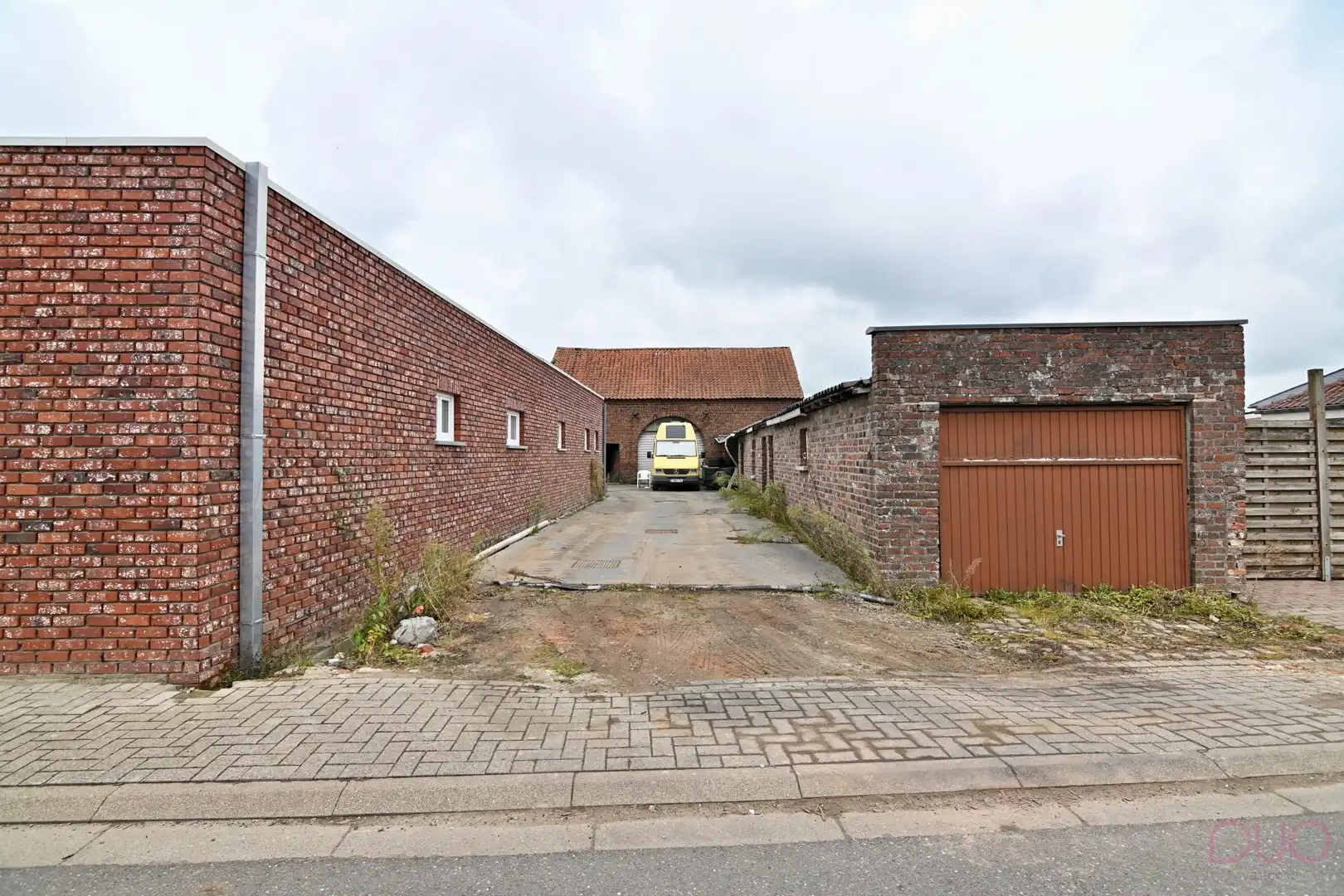 Verder te renoveren hoevewoning met ruime schuur die tal van mogelijkheden biedt. foto 4